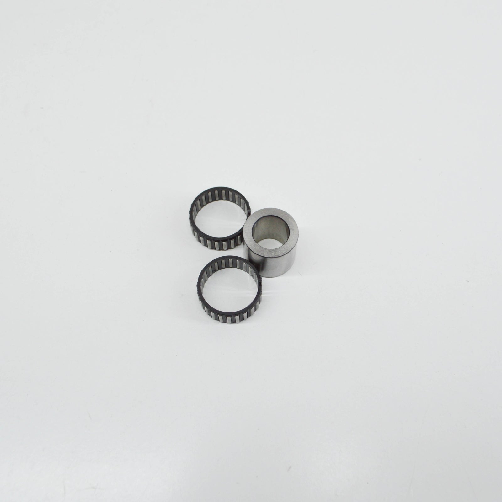 NEW VW BEETLE 5C ENGINE NEEDLE BEARING 02U311132F ORIGINAL