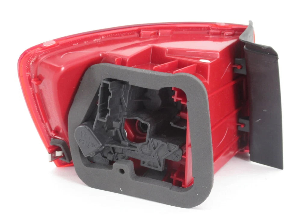 NEW VW JETTA A6 REAR RIGHT OUTER TAILLIGHT 5C6945096D