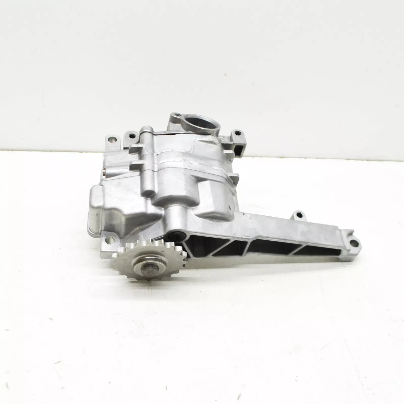 NEW MERCEDES-BENZ CLK CABRIO A209 ENGINE OIL PUMP A6421802000 ORIGINAL