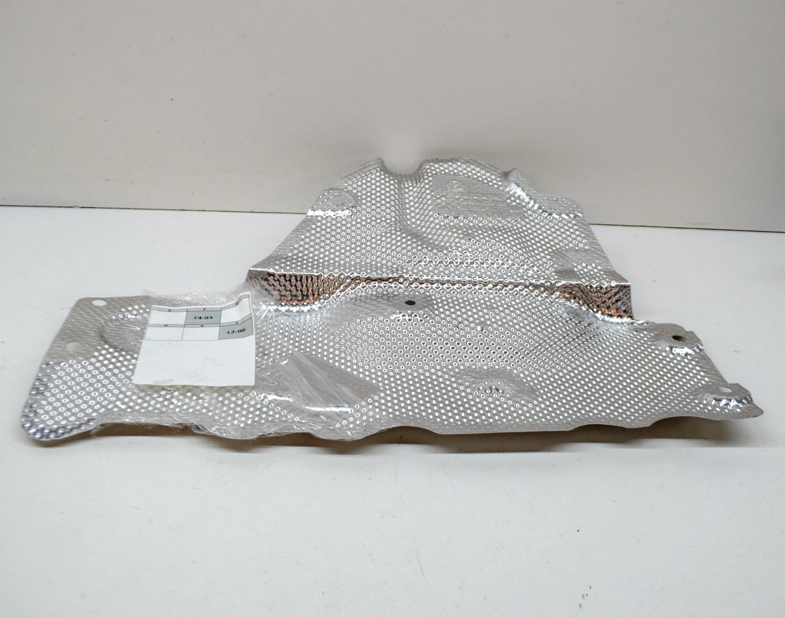 NEW BMW 1 F21 RIGHT ENGINE HEAT SHIELD PROTECTION 51487241758 ORIGINAL