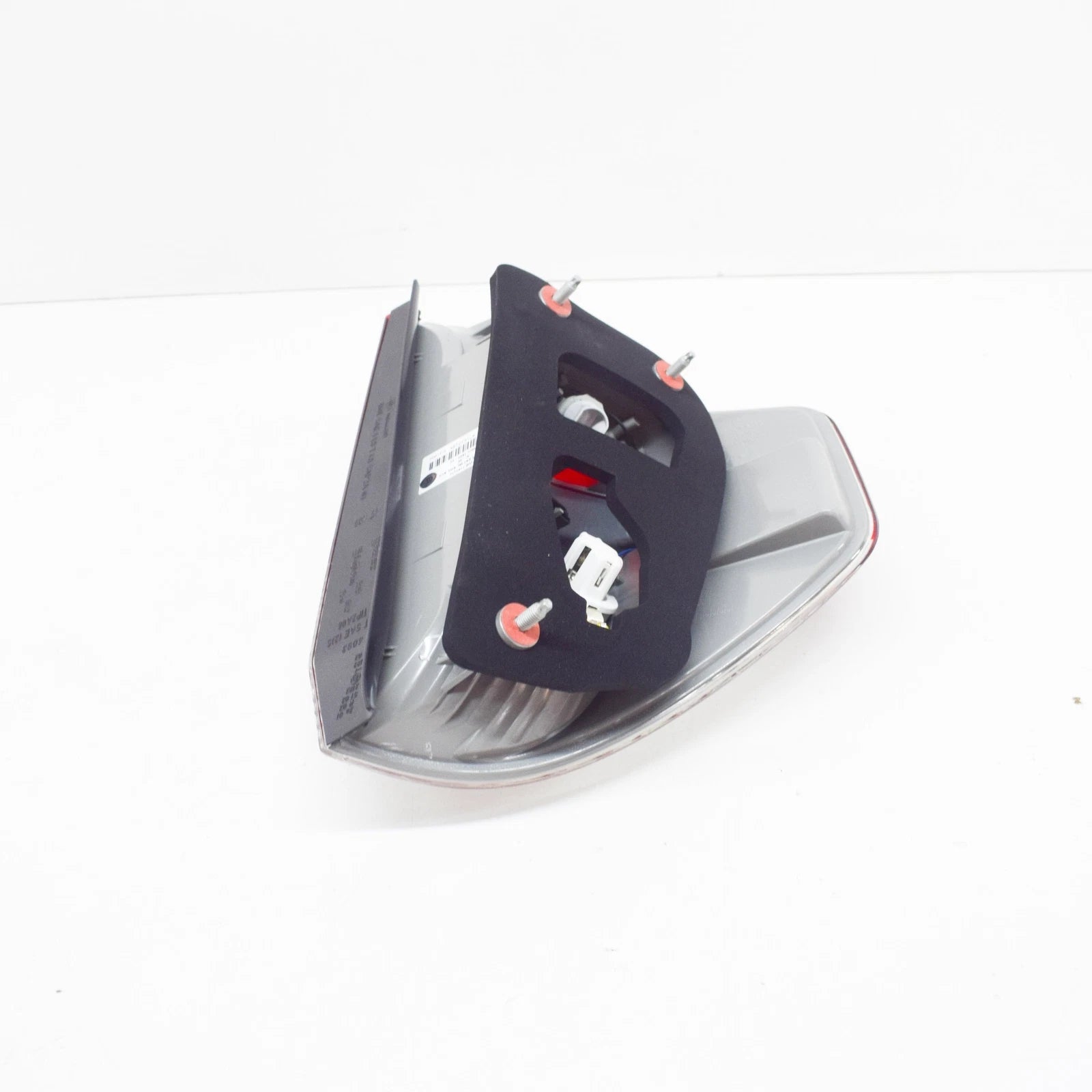 NEW BMW X3 E83 COMBINATION REAR RIGHT TAIL LIGHT 63217162210 ORIGINAL