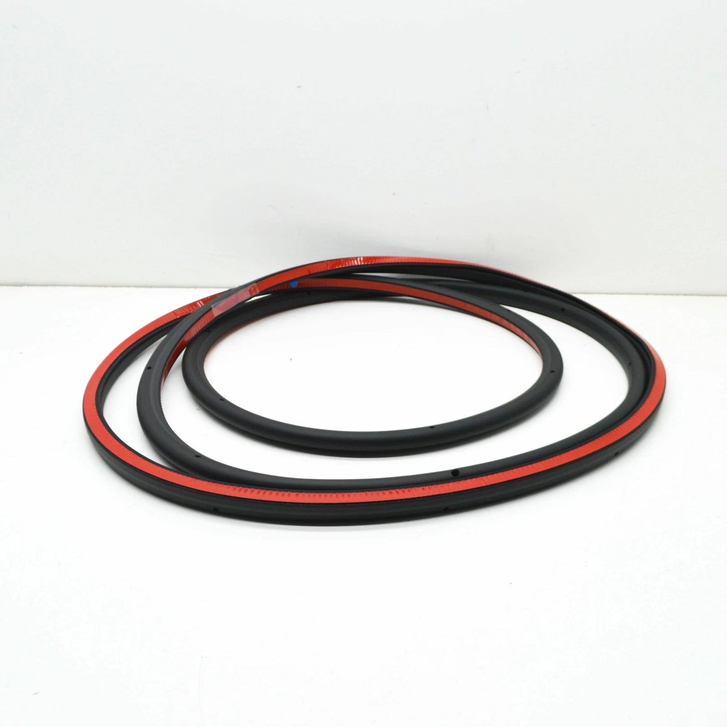 NEW AUDI Q3 8U FRONT LEFT OUTER DOOR SEAL RUBBER 8U0837911B