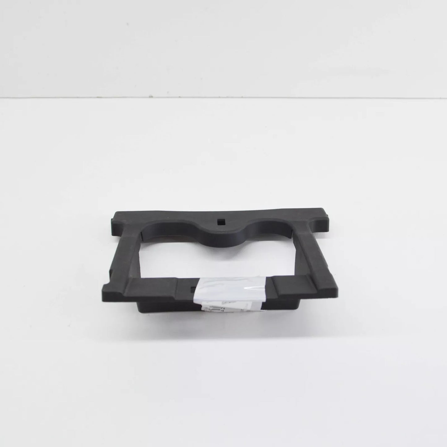 NEW MERCEDES-BENZ C-CLASS W204 RADIATOR GRILLE BRACKET A2048850636 2010 ORIGINAL