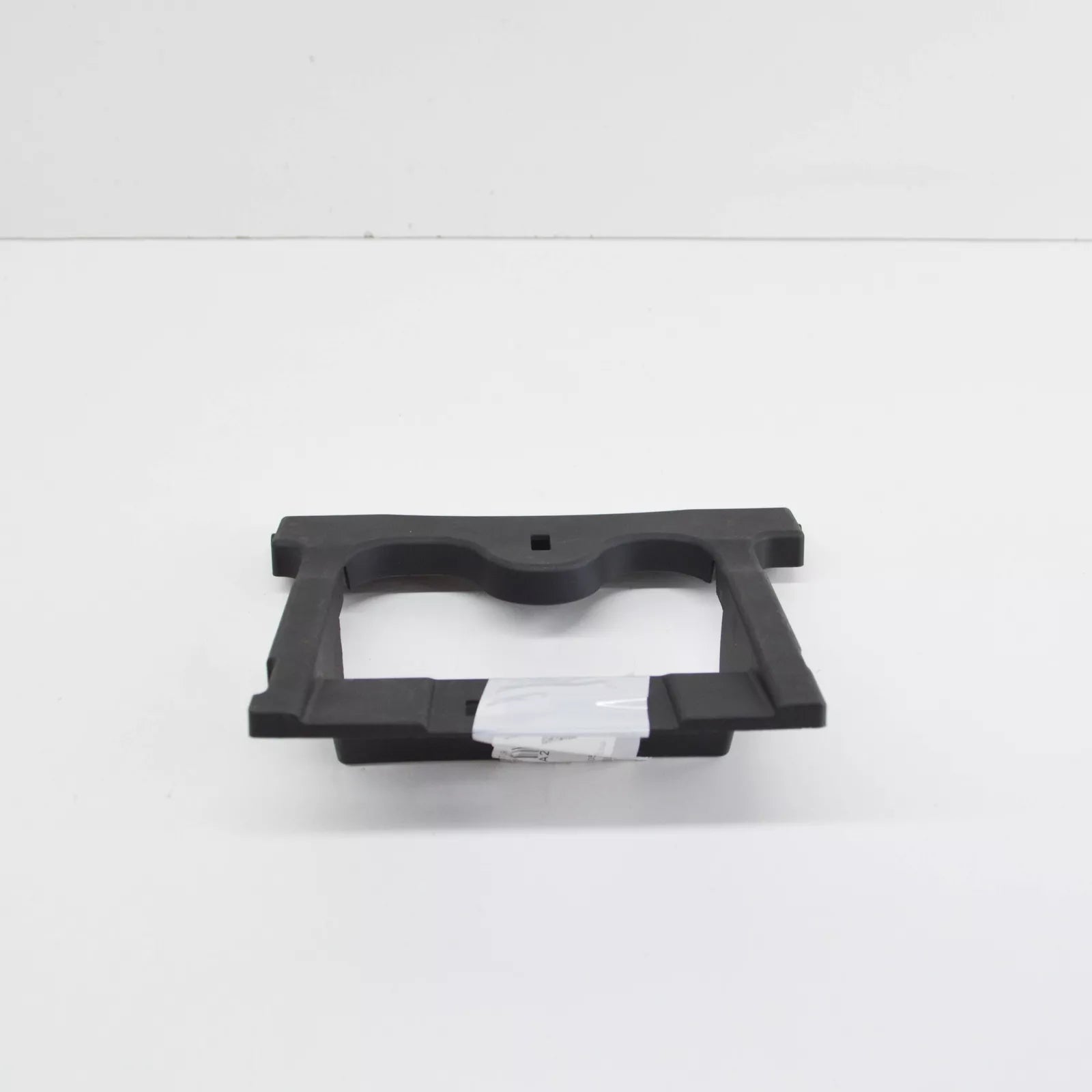 NEW MERCEDES-BENZ C-CLASS W204 RADIATOR GRILLE BRACKET A2048850636 2010 ORIGINAL