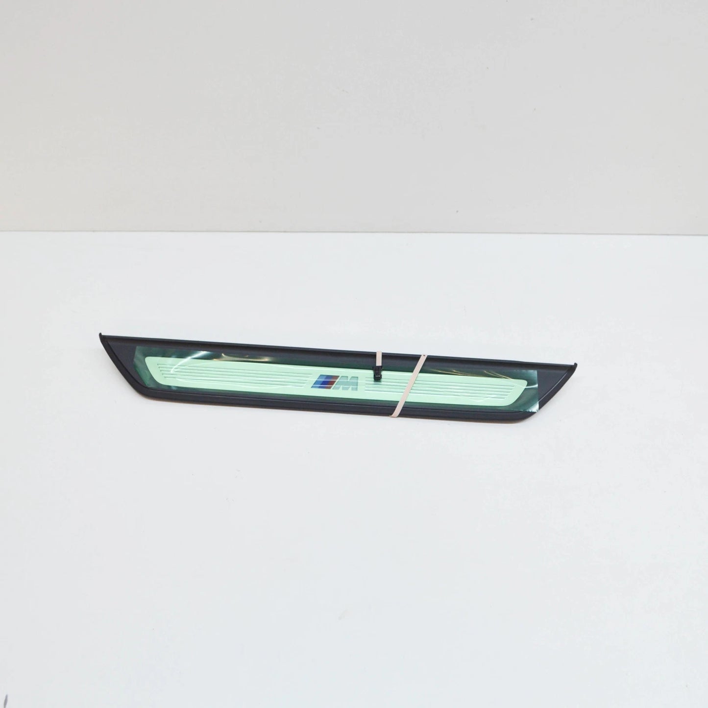 NEW BMW 5 G30 FRONT DOOR TRIM SILL PLATE INSERT 51478061056 8061056 ORIGINAL