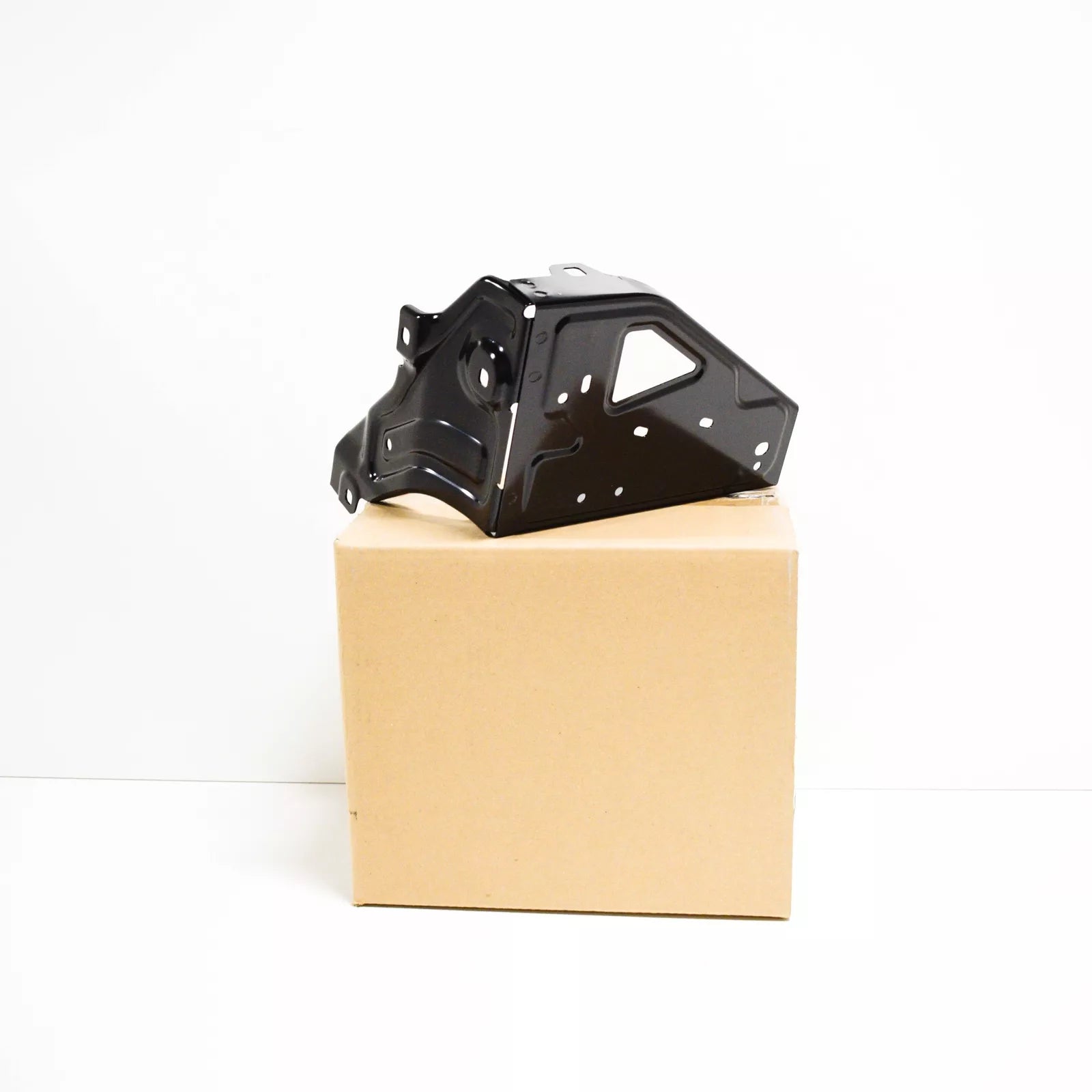 NEW BMW X1 F48 FRONT BUMPER LEFT HEADLIGHT BRACKET SUPPORT 51647342501 ORIGINAL