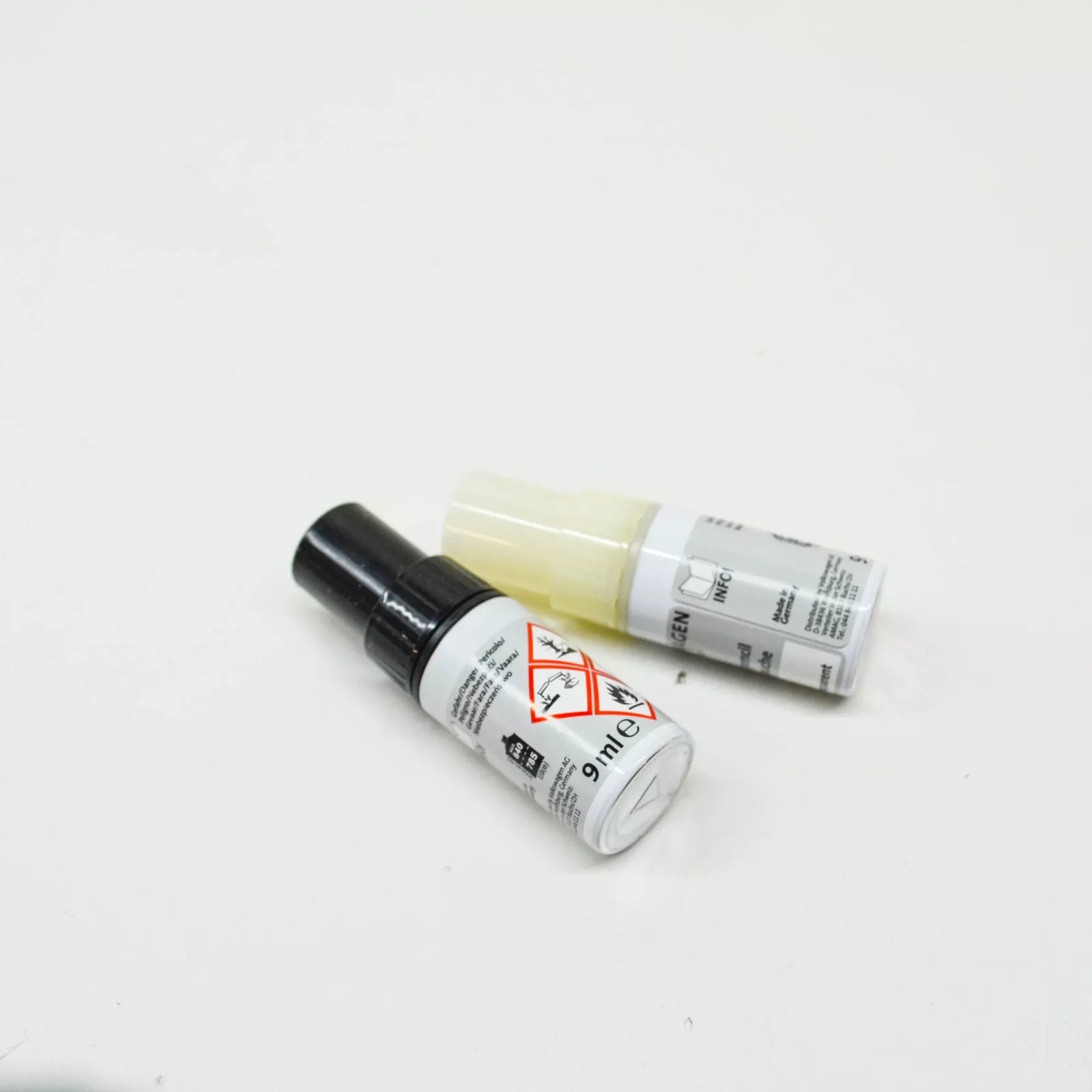 NEW VW AUDI METALLIC GLACIER WHITE TOUCH-UP PAINT SET LST0M2S9R ORIGINAL