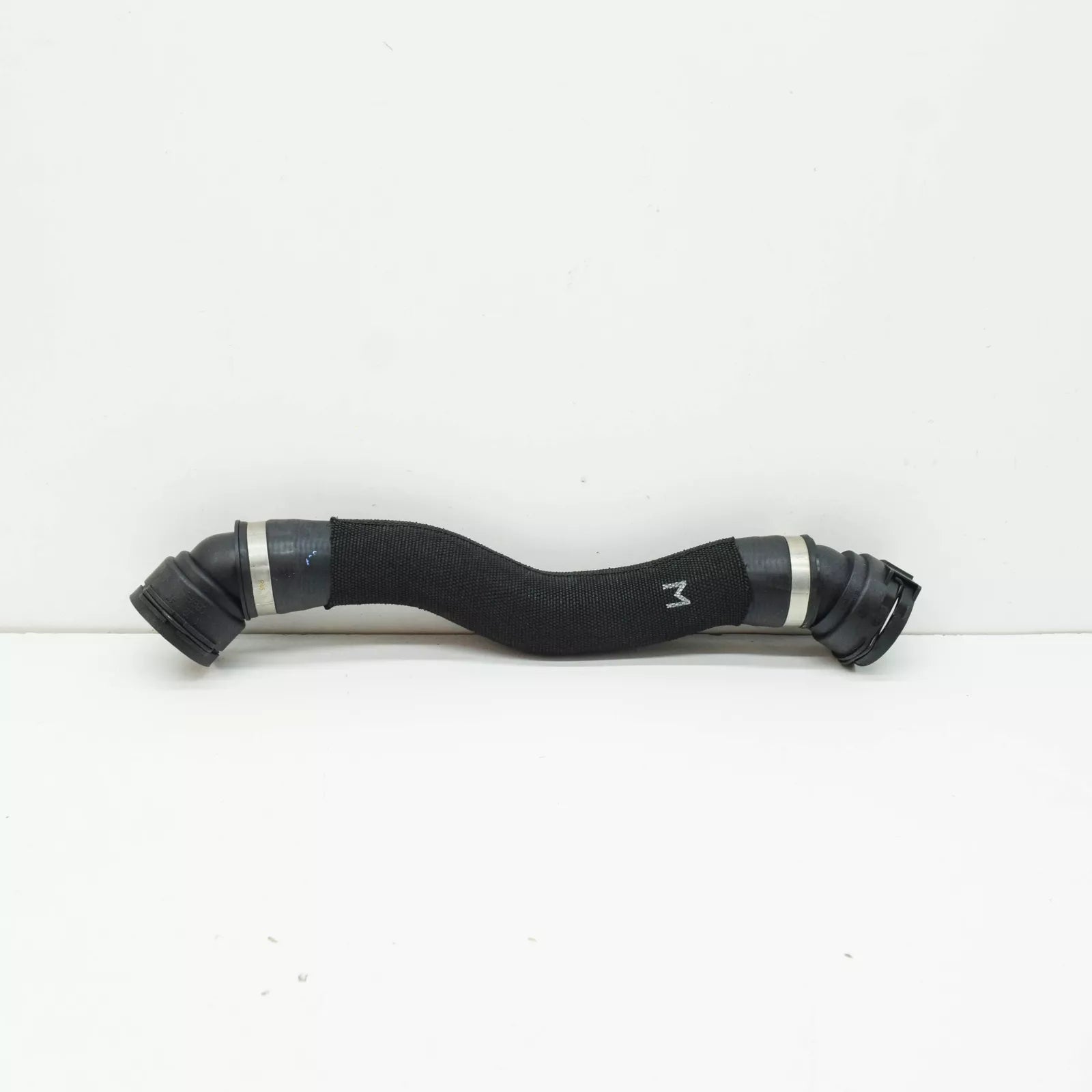 NEW BMW 5 G30 RIGHT WATER RADIATOR HOSE 17128597749 ORIGINAL