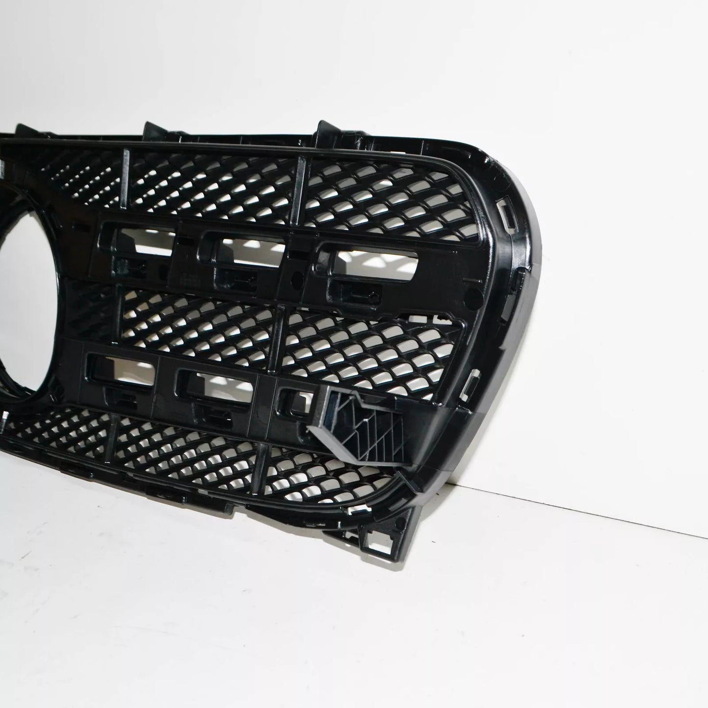 NEW MERCEDES-BENZ GLA X156 FRONT RADIATOR GRILLE CARRIER A1568806400 ORIGINAL