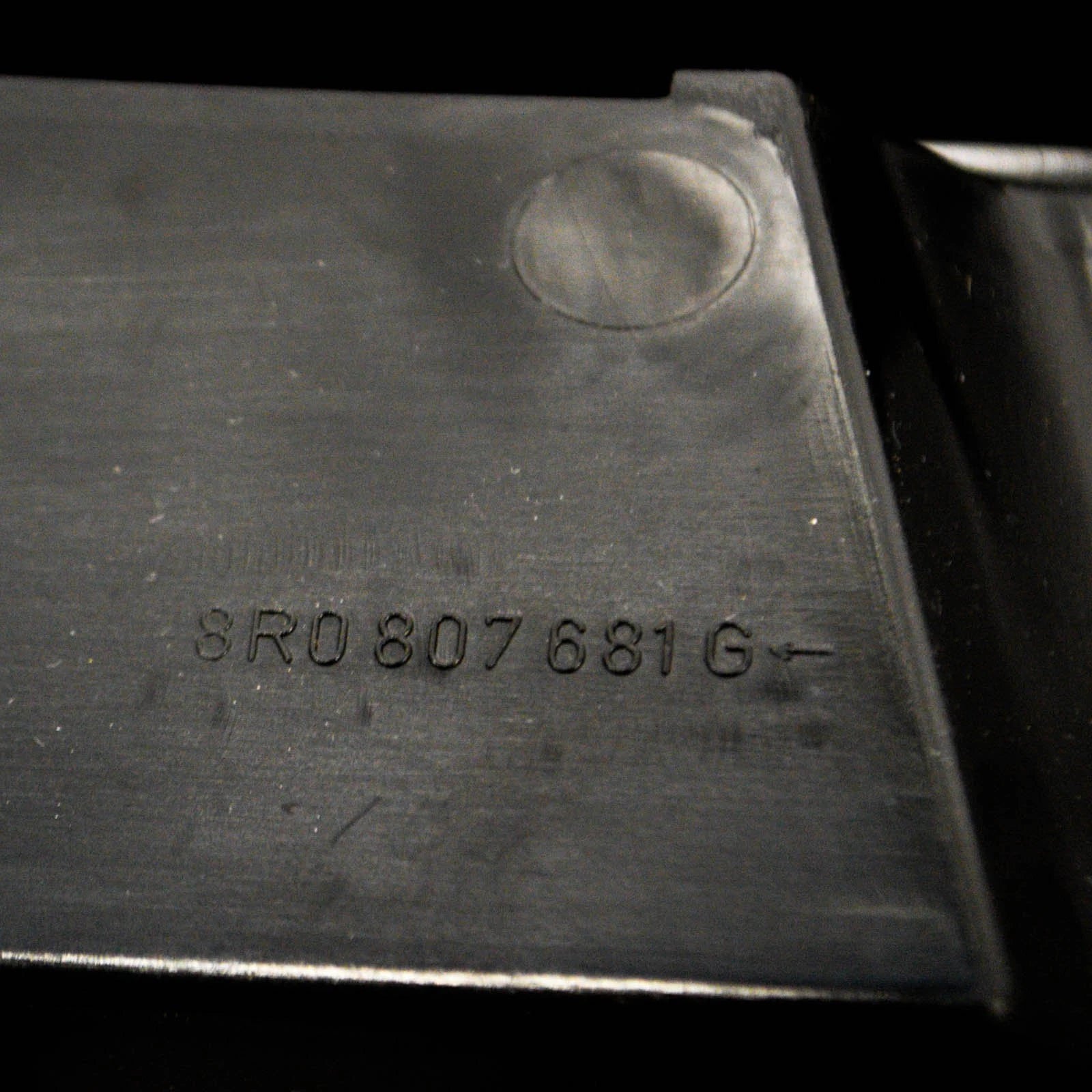 NEW AUDI Q5 8R FRONT RIGHT FOG LIGHT GRILLE 8R0807681G01C