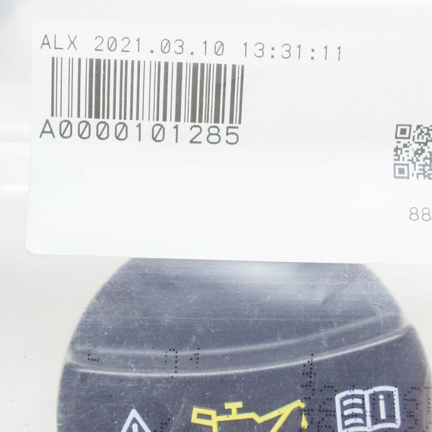 NEW MERCEDES BENZ ML W163 ENGINE OIL FILLER CAP A0000101285 ORIGINAL