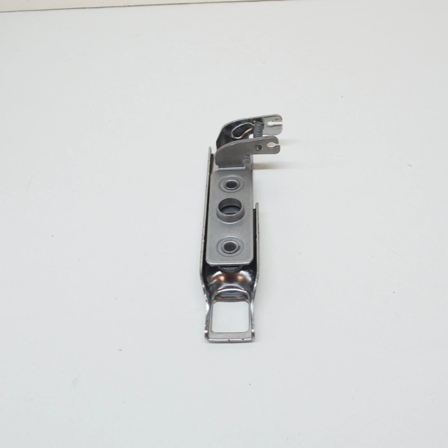 NEW MB VIANO W639 FRONT BONNET HOOD LOCK A9067500450