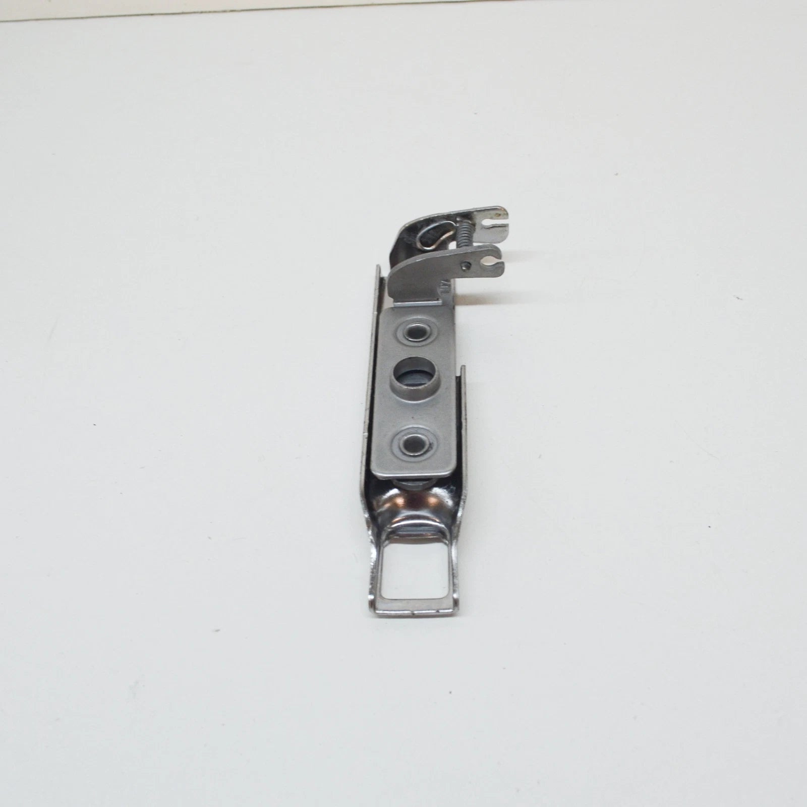 NEW MB VIANO W639 FRONT BONNET HOOD LOCK A9067500450