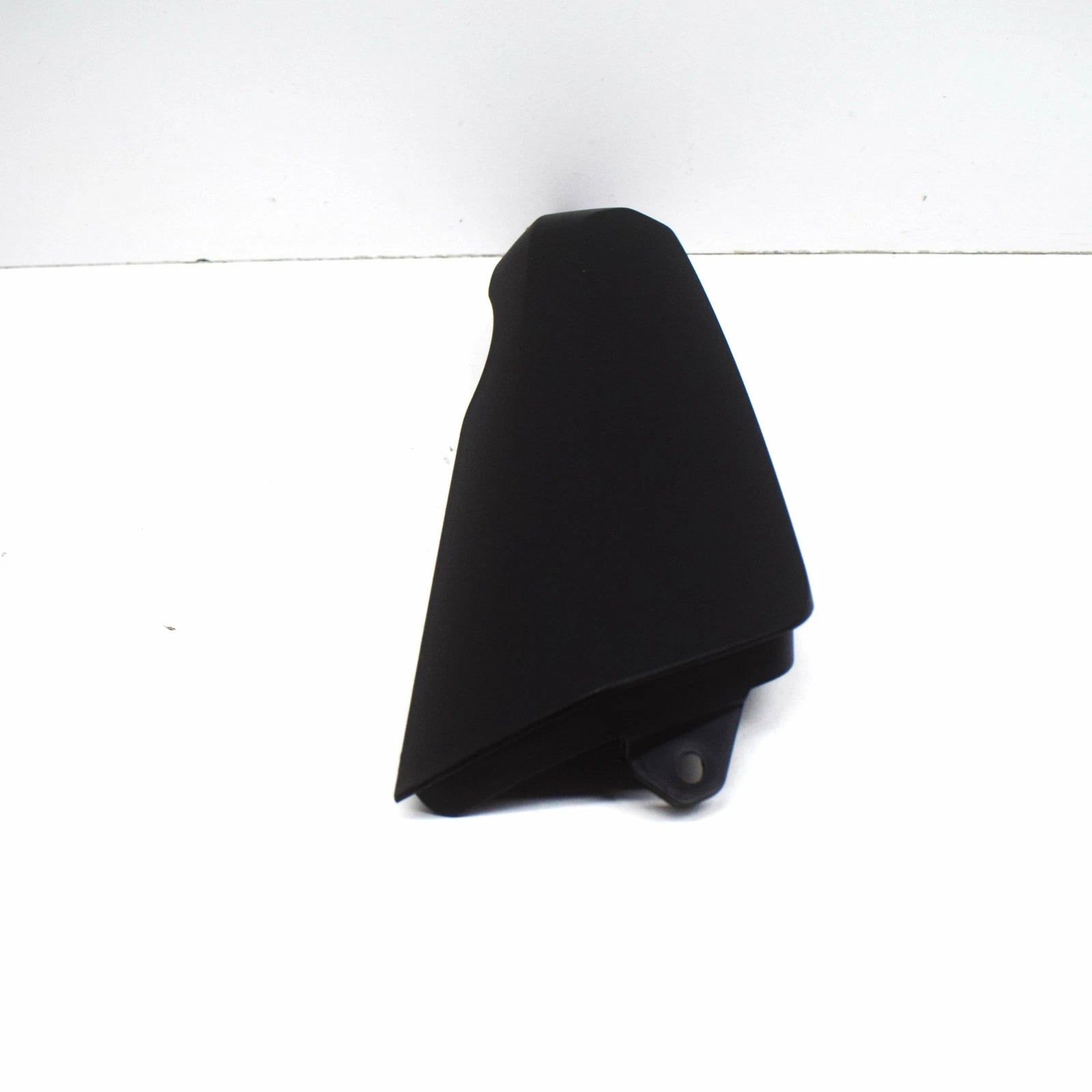 NEW BMW K48 K 1600 GT COOLANT HOSE TRIM COVER 46638557463 ORIGINAL