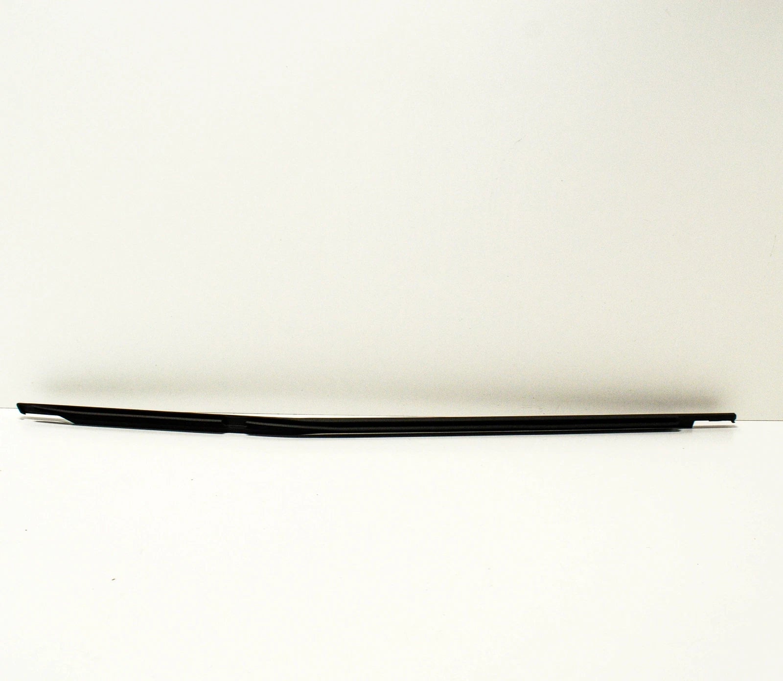 NEW VOLKSWAGEN GOLF MK6 REAR LEFT WINDOW APERTURE SEAL 5K6839477D5AP