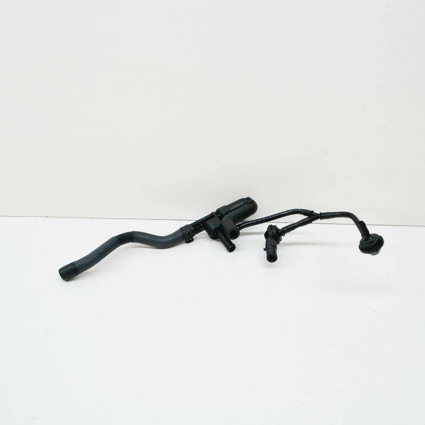 NEW AUDI A4 B7 VACUUM PIPE WITH SUCTION JET PUMP 06B133751AT