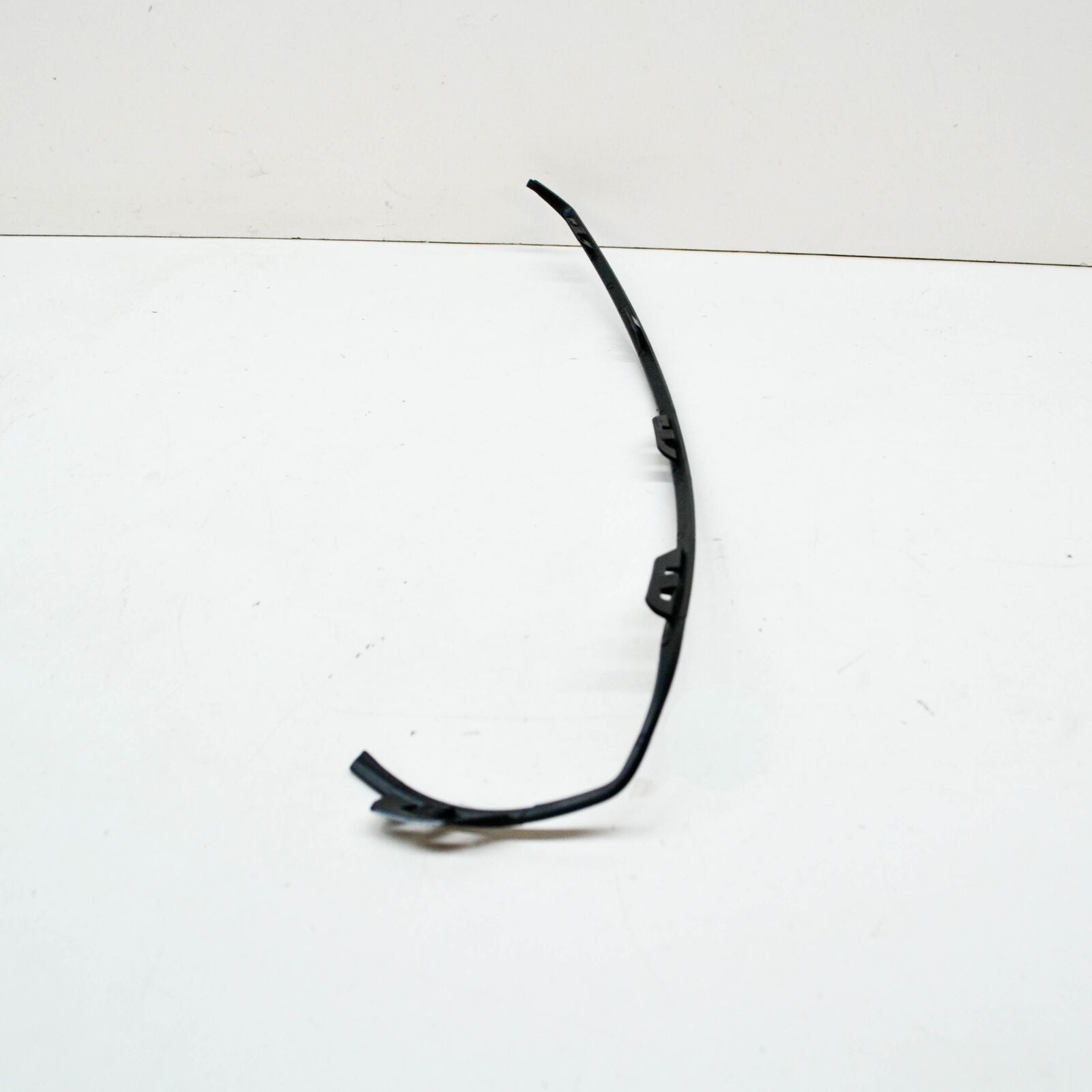 NEW MERCEDES-BENZ A-CLASS W176 FRONT BUMPER RIGHT TRIM A1768851822 ORIGINAL