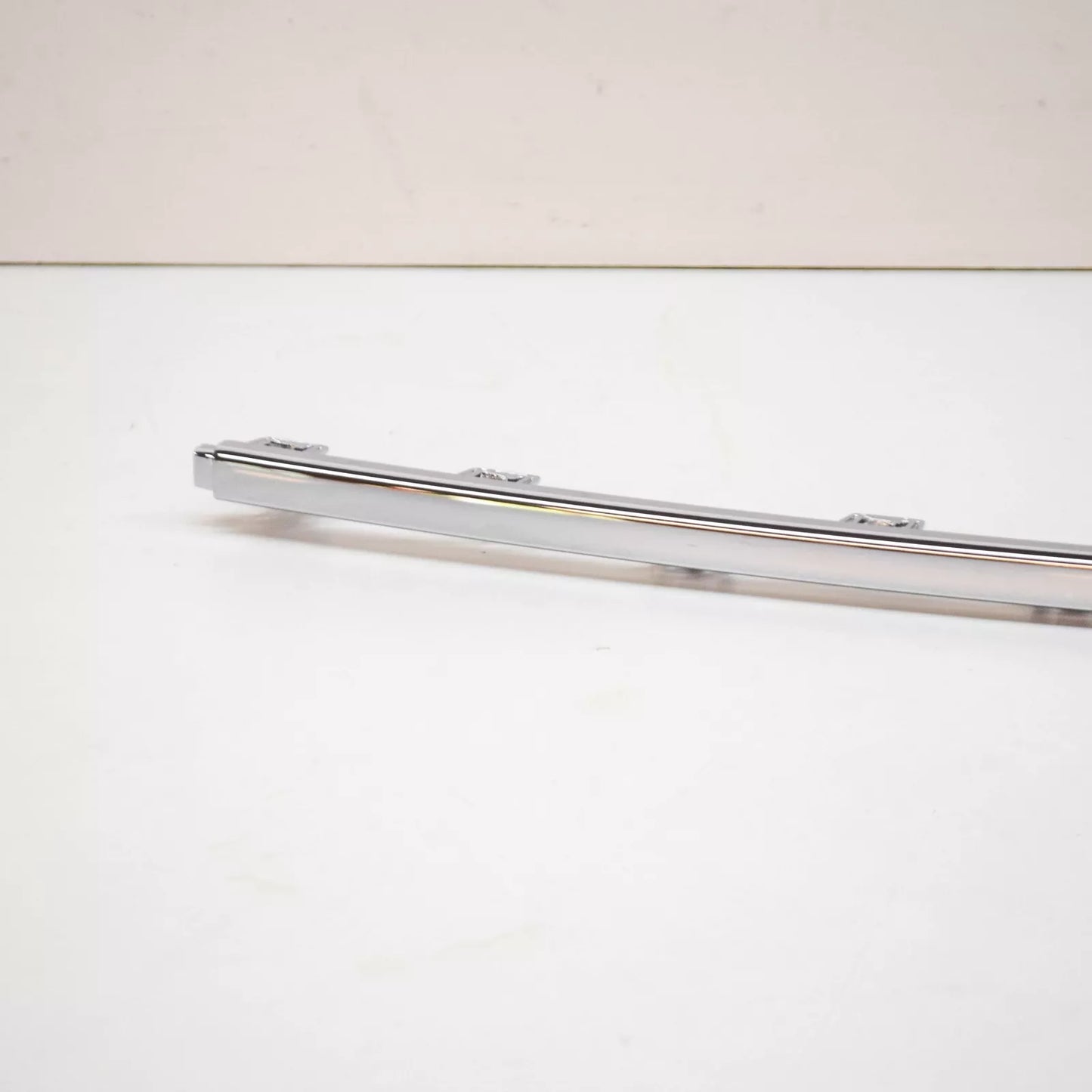 NEW MB S W222 REAR BUMPER CENTER CHROME MOLDING A2228853521 ORIGINAL