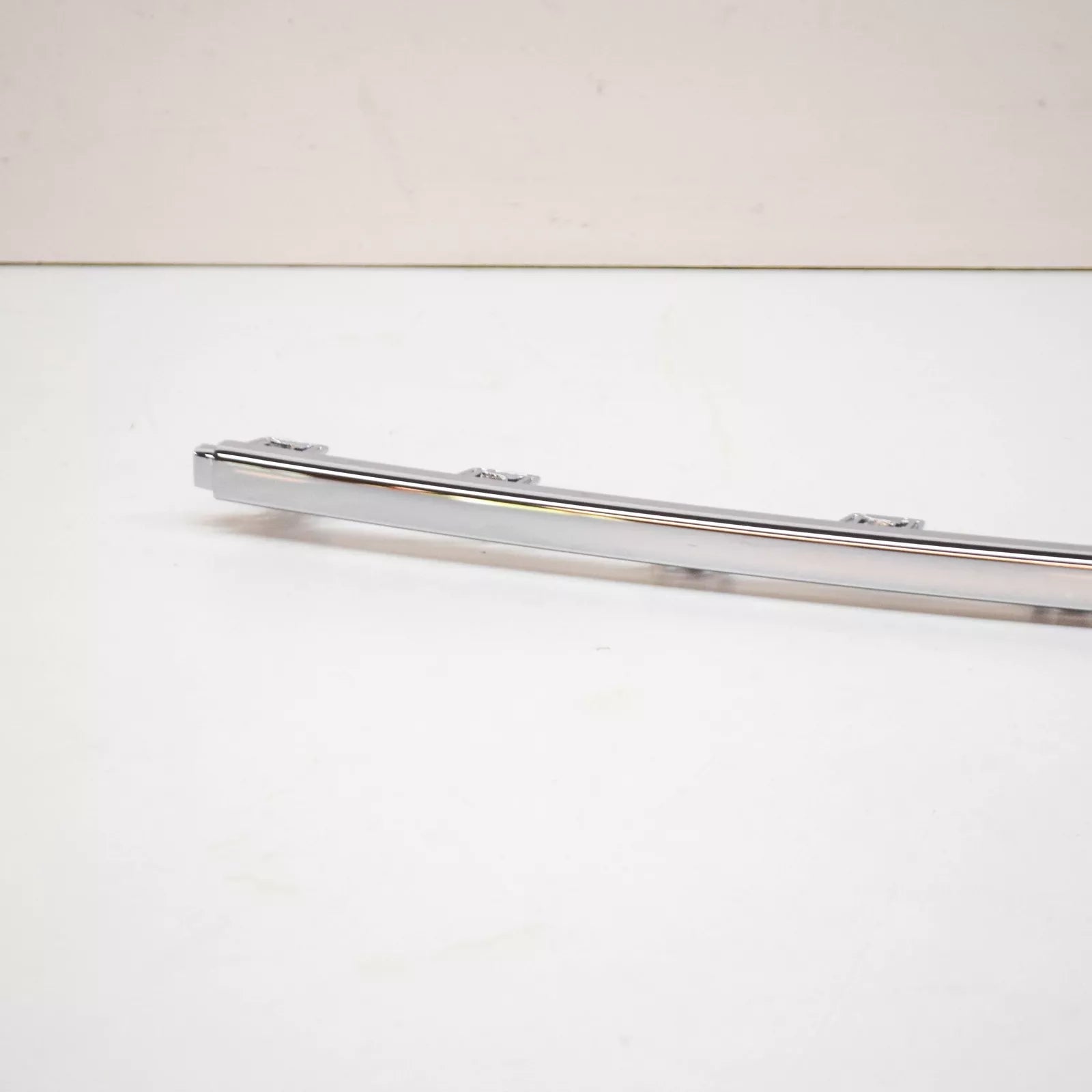 NEW MB S W222 REAR BUMPER CENTER CHROME MOLDING A2228853521 ORIGINAL