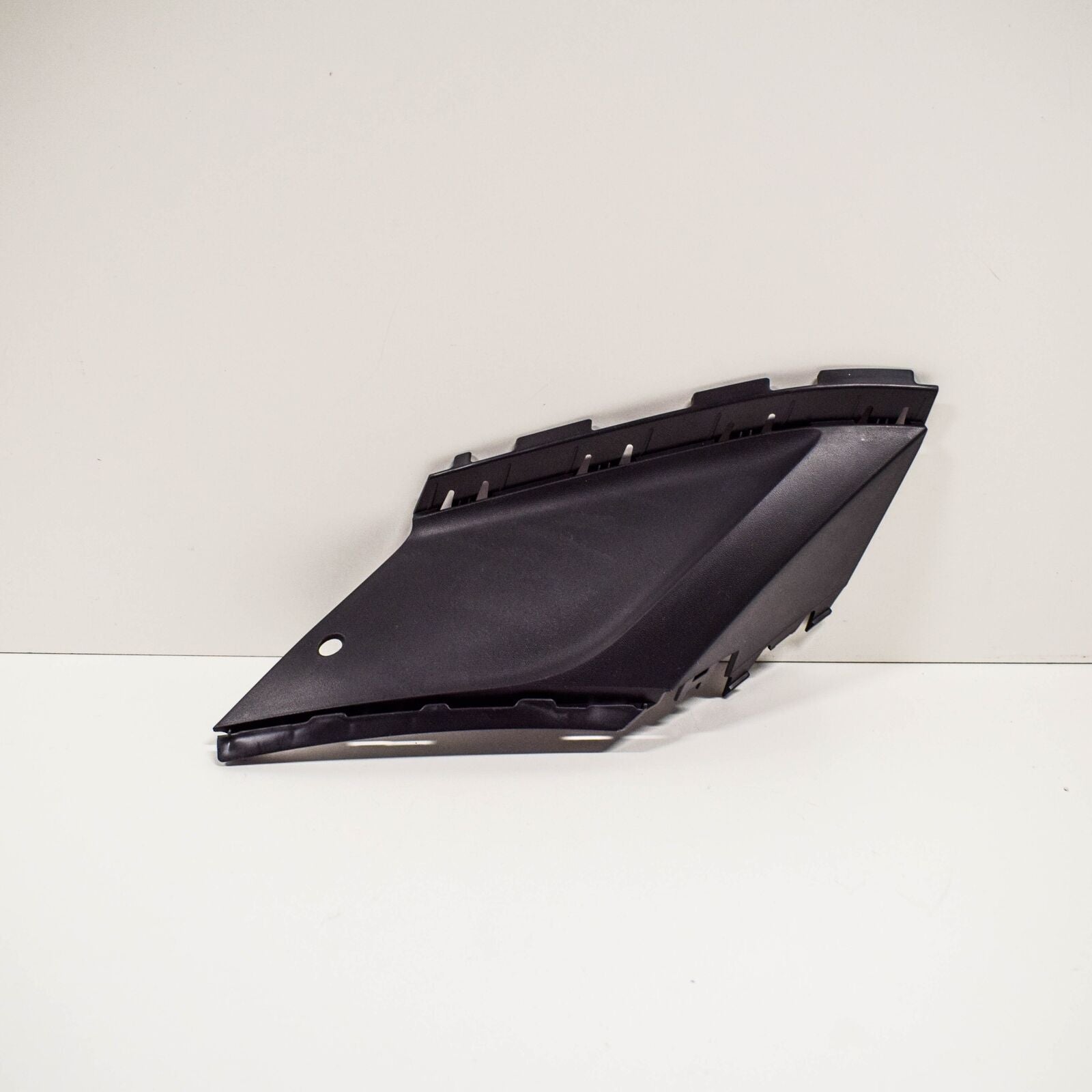 NEW VW TOUAREG 7P FRONT BUMPER RIGHT FOG LIGHT TRIM 7P68078209B9 R LINE ORIGINAL