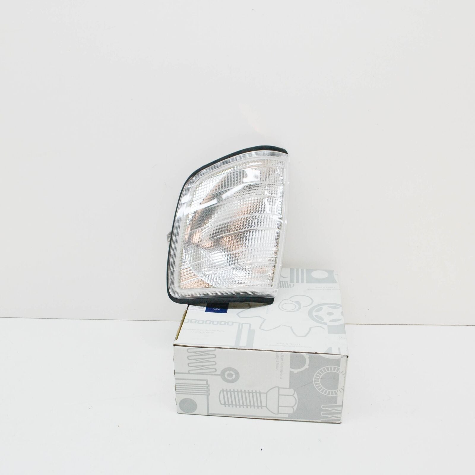 NEW MERCEDES-BENZ E W124 FRONT LEFT BLINKER LIGHT A1248260943 ORIGINAL