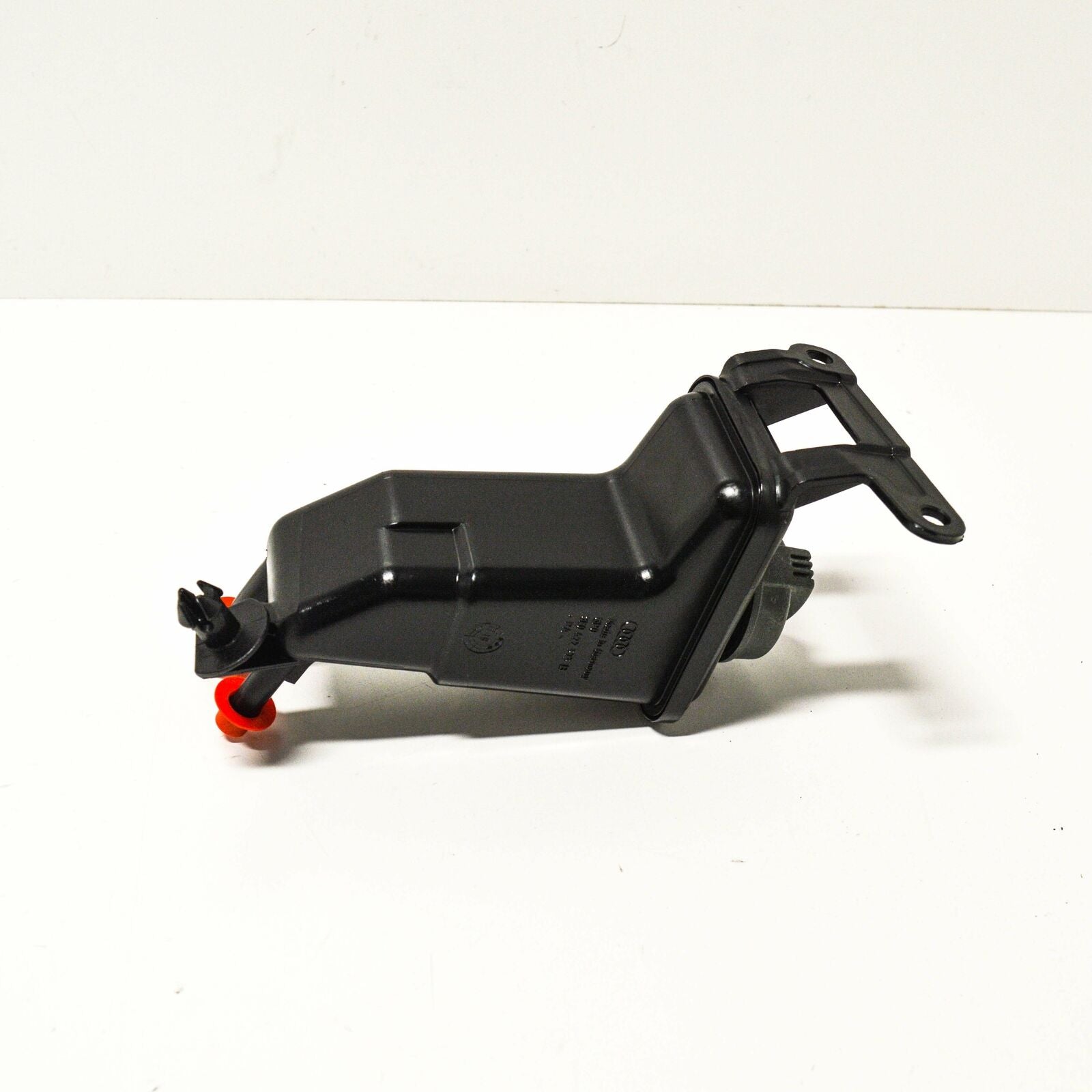 NEW AUDI A4 B6 POWER STEERING RESERVOIR 8E0422371B ORIGINAL