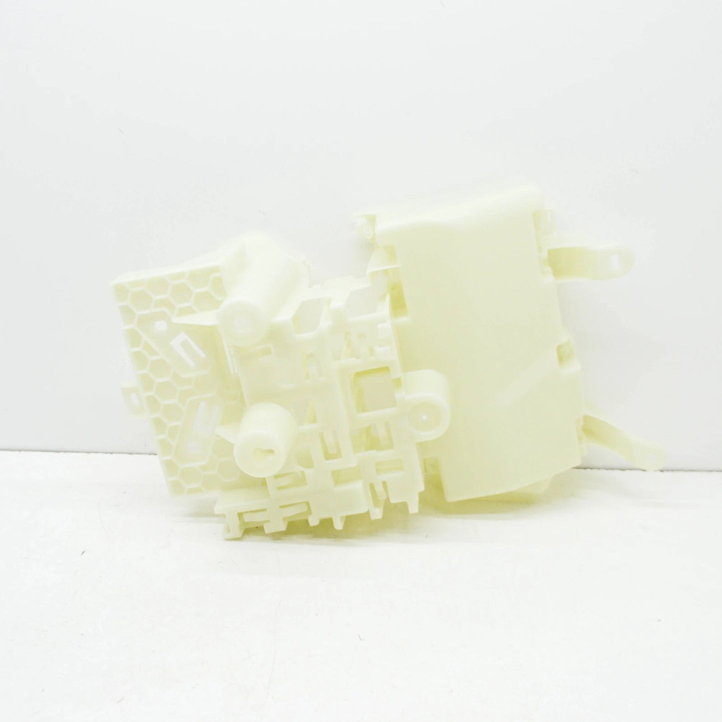 NEW BMW X5 G05 POWER DISTRIBUTOR BOX BRACKET 61138780755 ORIGINAL