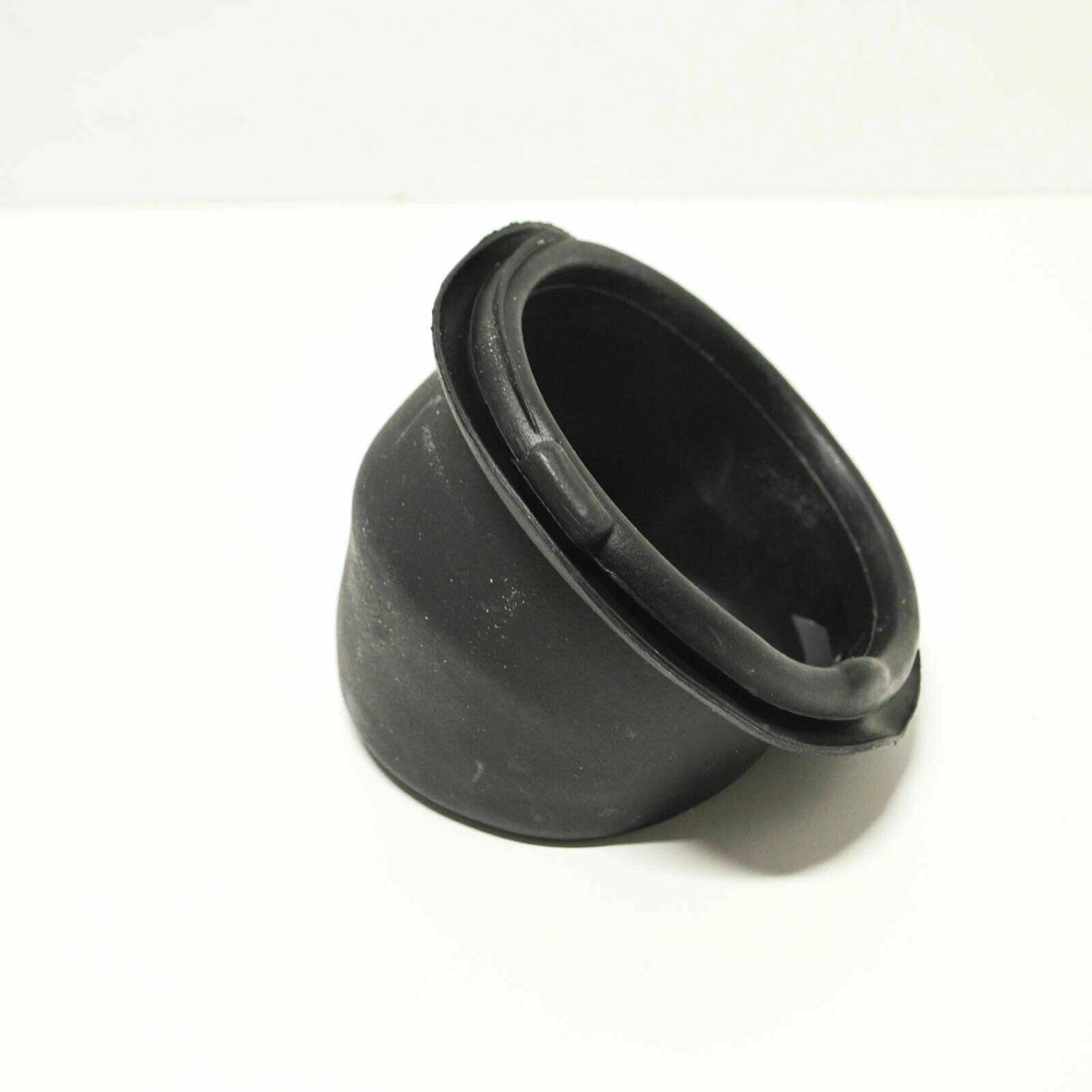 NEW BMW 3 E30 FUEL FILLER RUBBER COVER 51711884358 1884358