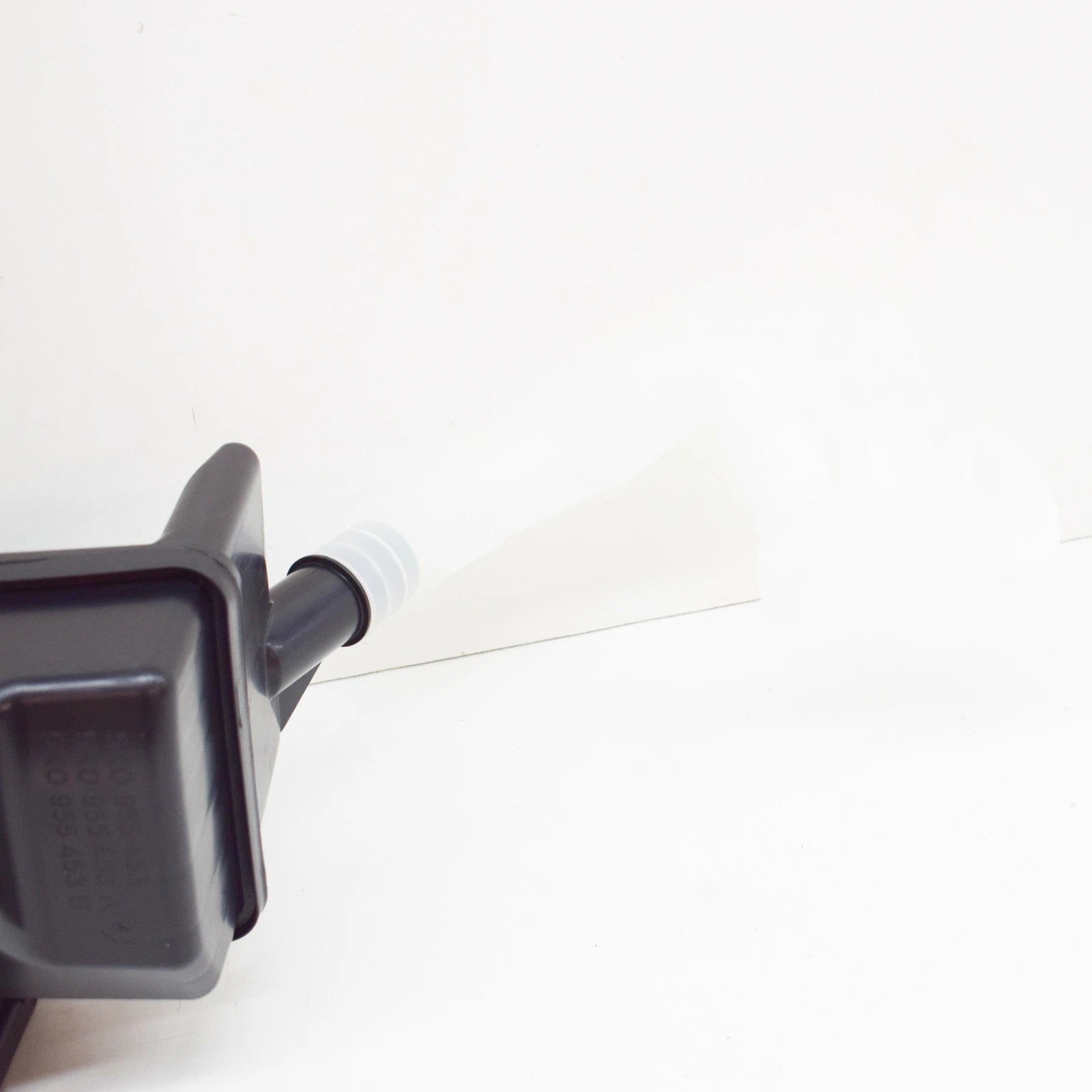 NEW VOLKSWAGEN GOLF MK6 WINDOW WASHER RESERVOIR TANK 5K0955453B ORIGINAL