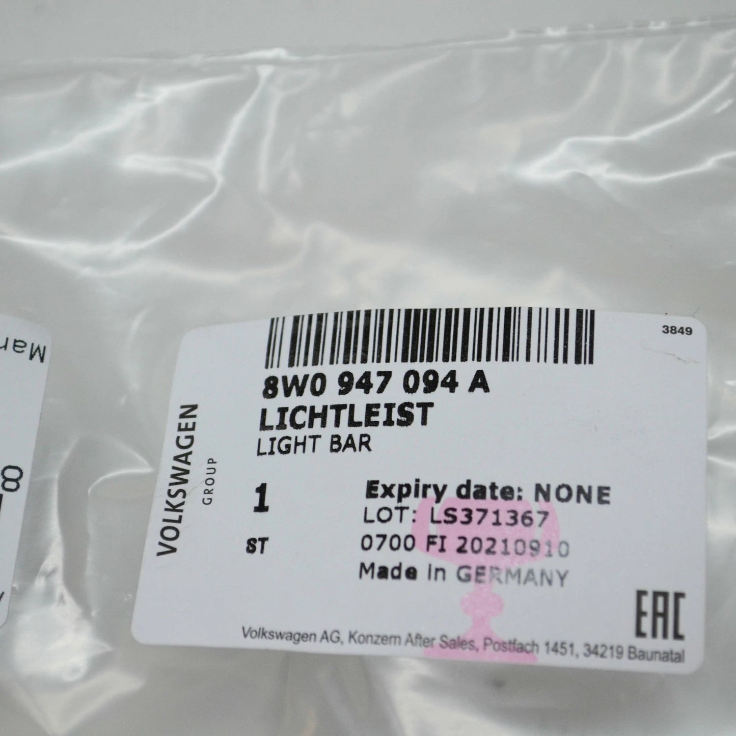 NEW AUDI A4 B9 FRONT CENTER CONSOLE RIGHT LIGHT MODULE 8W0947094A ORIGINAL