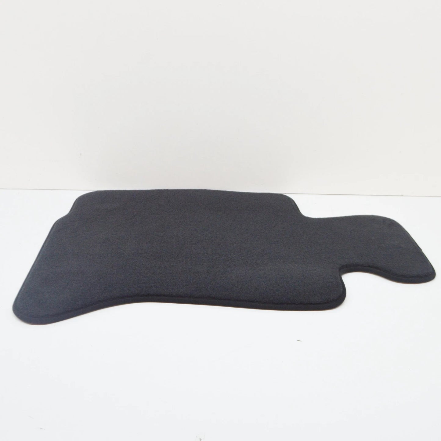 NEW BMW 6 COUPE F13 FRONT LEFT FLOOR MAT 7230401 51477230401 ORIGINAL