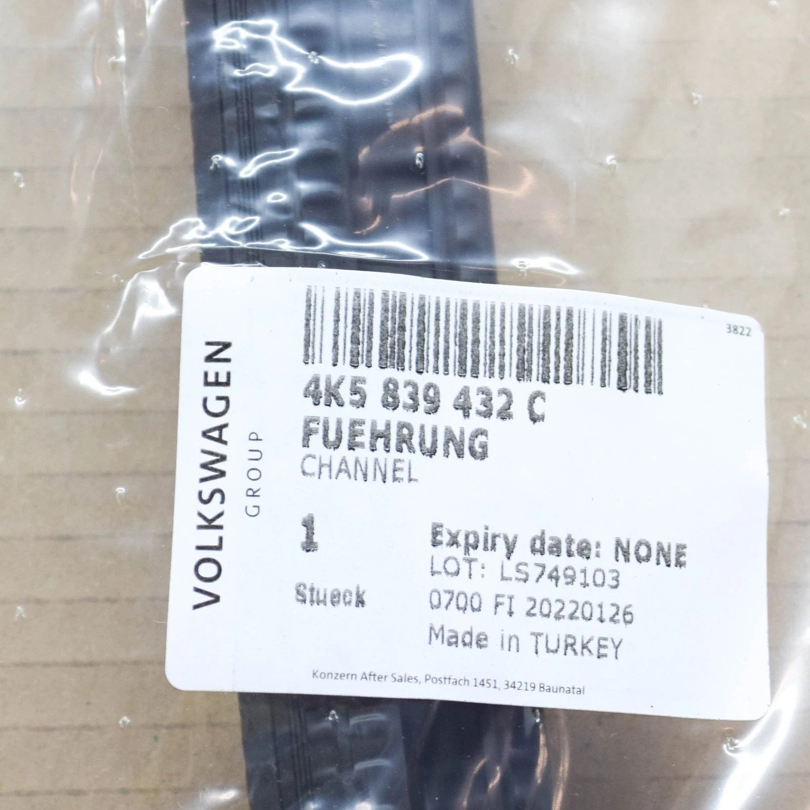 NEW AUDI A6 C8 REAR RIGHT DOOR WINDOW GUIDE 4K5839432C