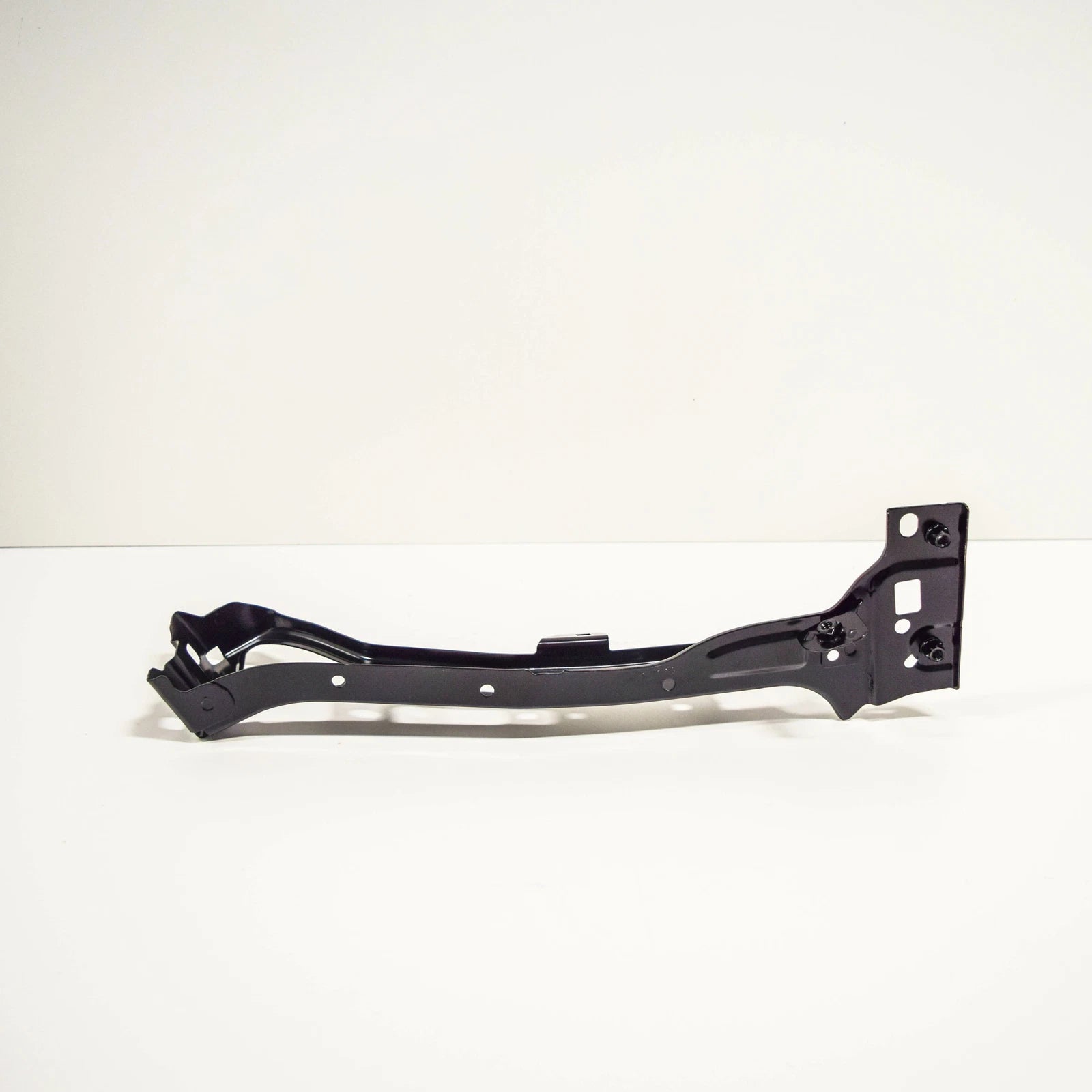 NEW AUDI A5 8W6 FRONT LEFT FENDER WING BRACKET 8W6821131B