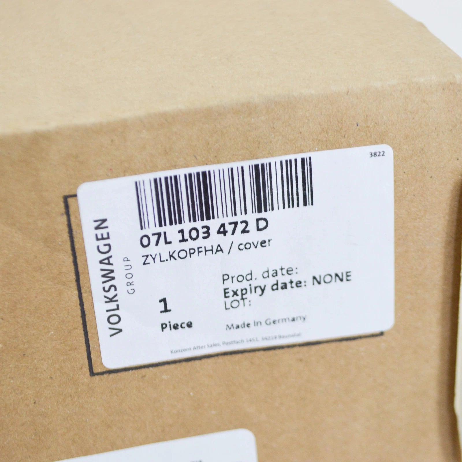 NEW AUDI R8 SPYDER 42 ENGINE RIGHT VALVE COVER 07L103472D ORIGINAL