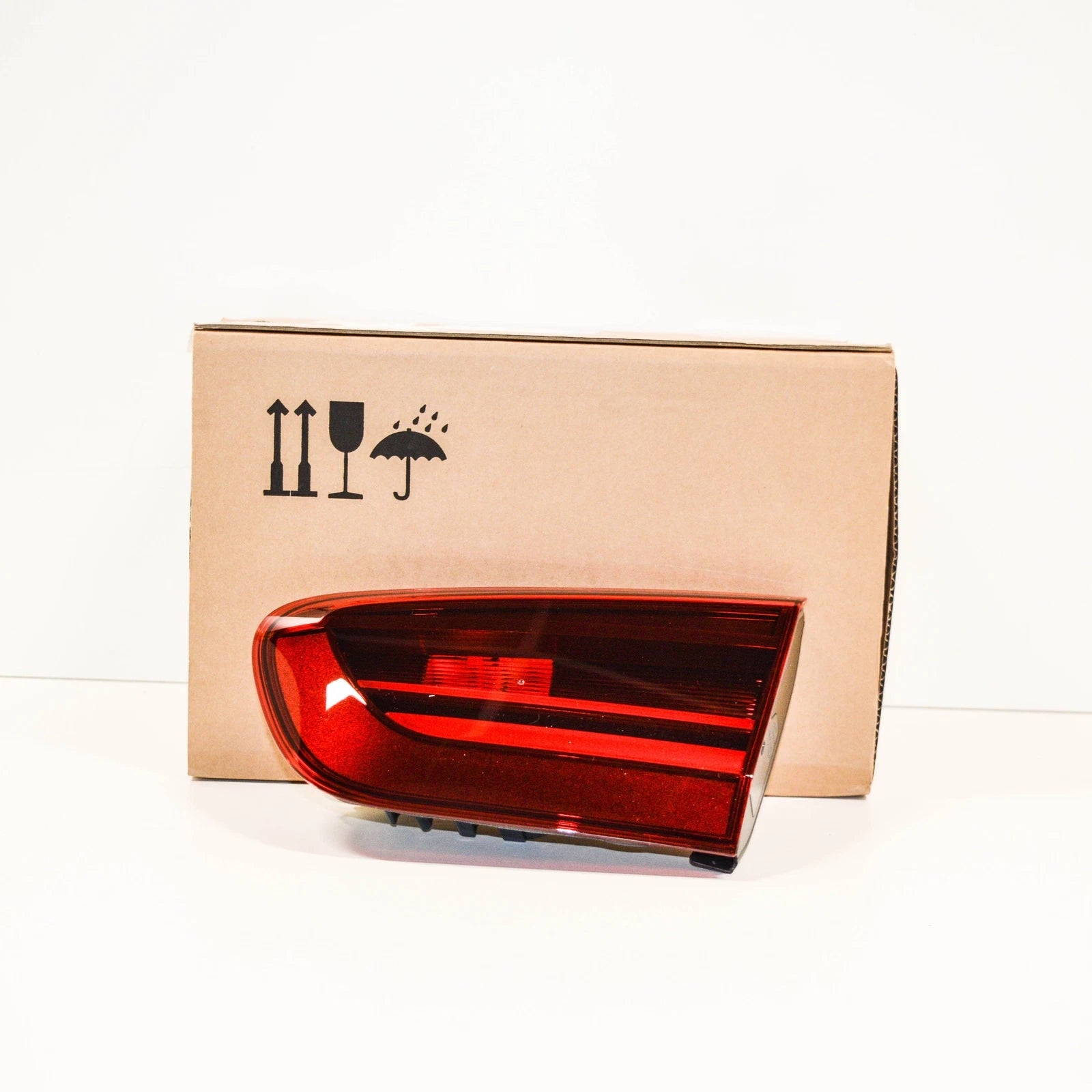 NEW BMW 1 F20 M REAR TRUNK LID RIGHT TAILLIGHT BLACK LINE 63217456504 ORIGINAL