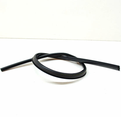 NEW MERCEDES-BENZ GLK X204 FRONT WINDSHIELD TOP SEAL A2046710420 ORIGINAL