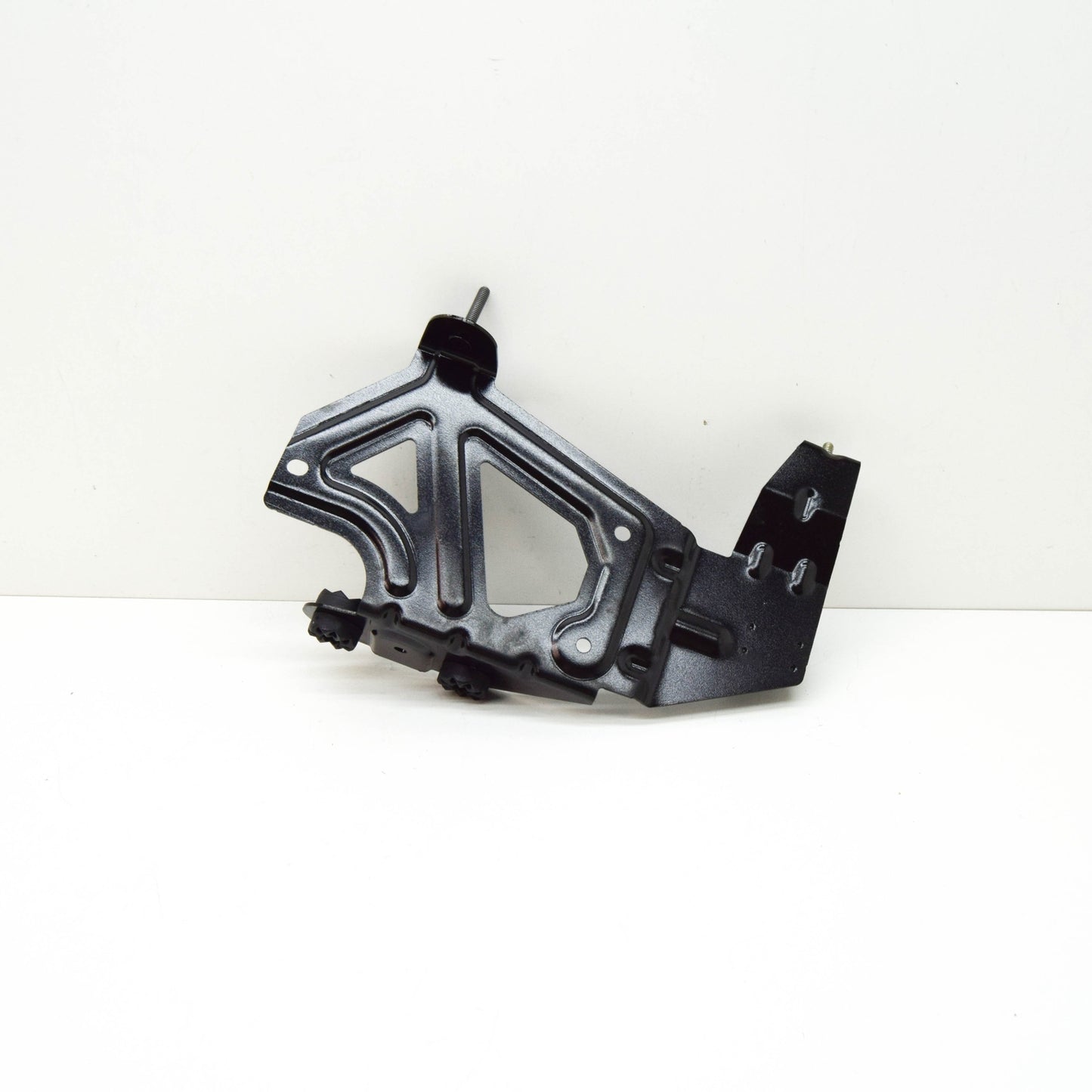 new bmw x3 m f97 condenser mount bracket 64508053486 original