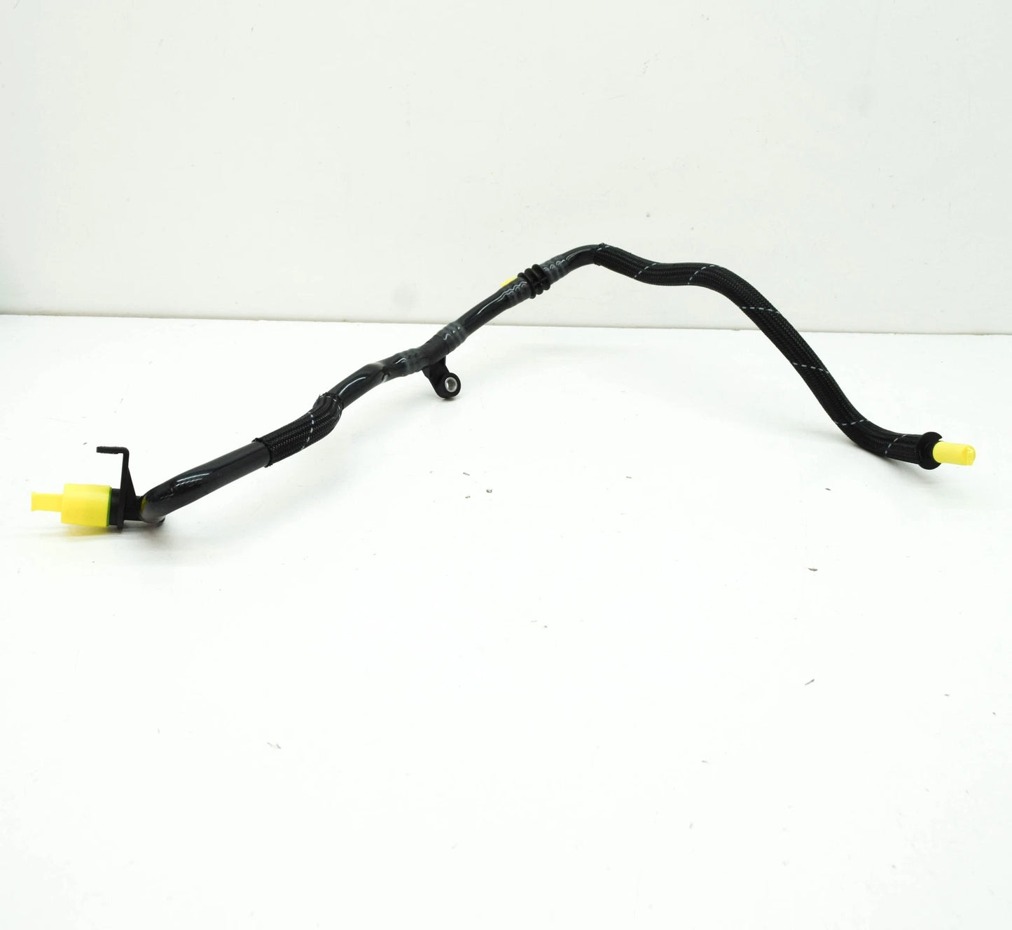 NEW AUDI A4 B9 ENGINE VACUUM PIPE 059131057Q ORIGINAL