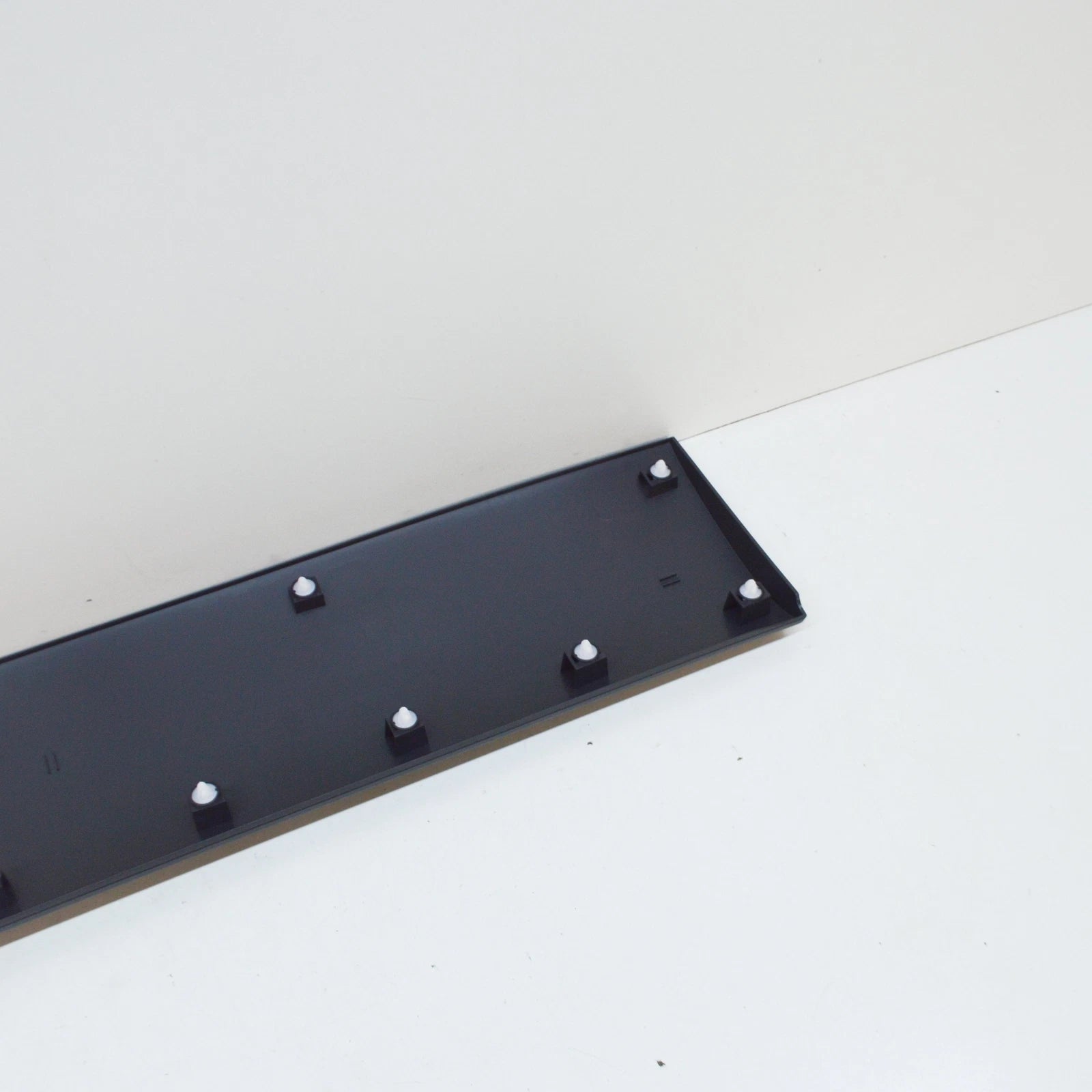 NEW MB SPRINTER W907 REAR RIGHT WHEEL ARCH FRONT STRIP A90769060009K83