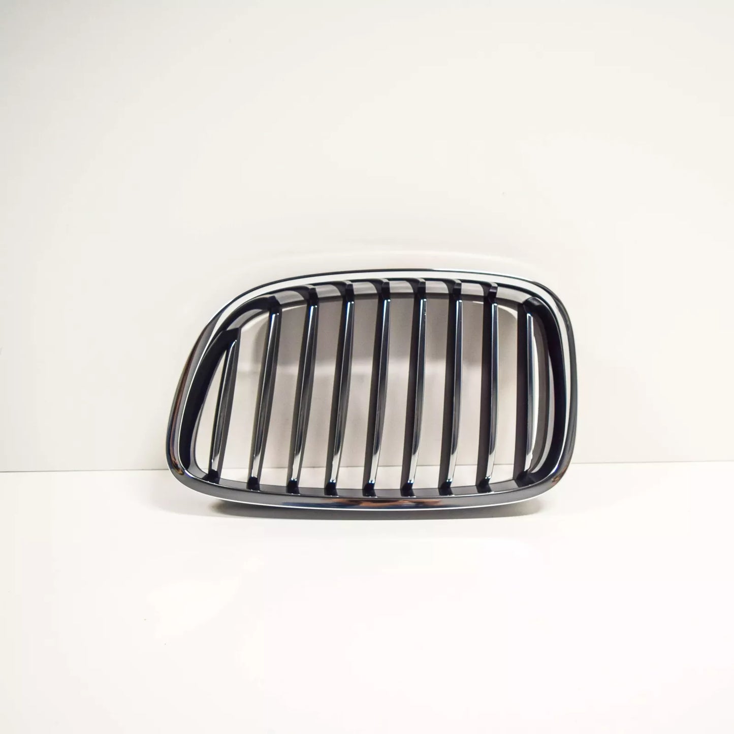 NEW BMW 5 GRAN TURISMO F07 FRONT RADIATOR LEFT KIDNEY GRILLE 51137200167