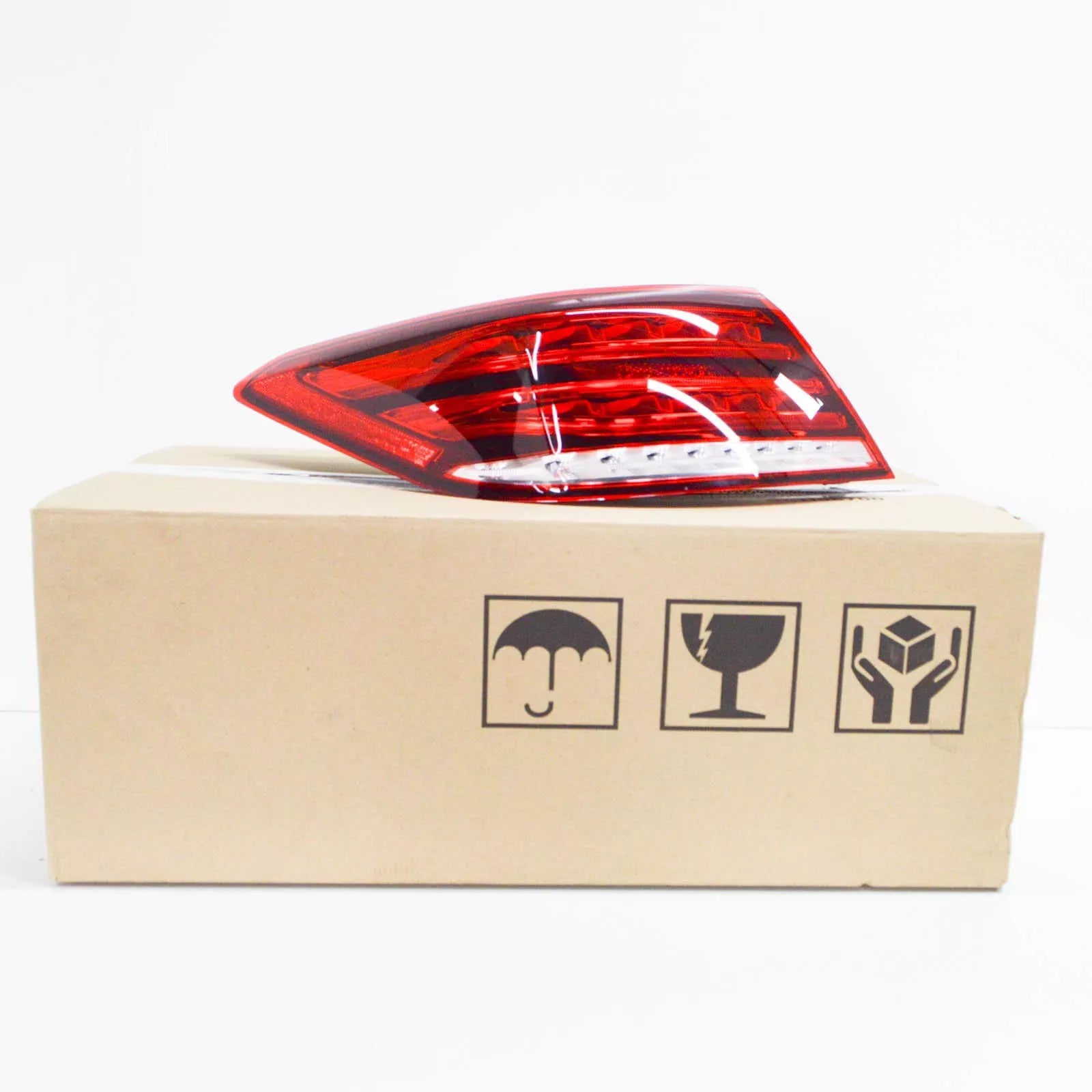 NEW MERCEDES-BENZ E-CLASS COUPE C207 REAR LEFT TAILLIGHT A207906330064 ORIGINAL