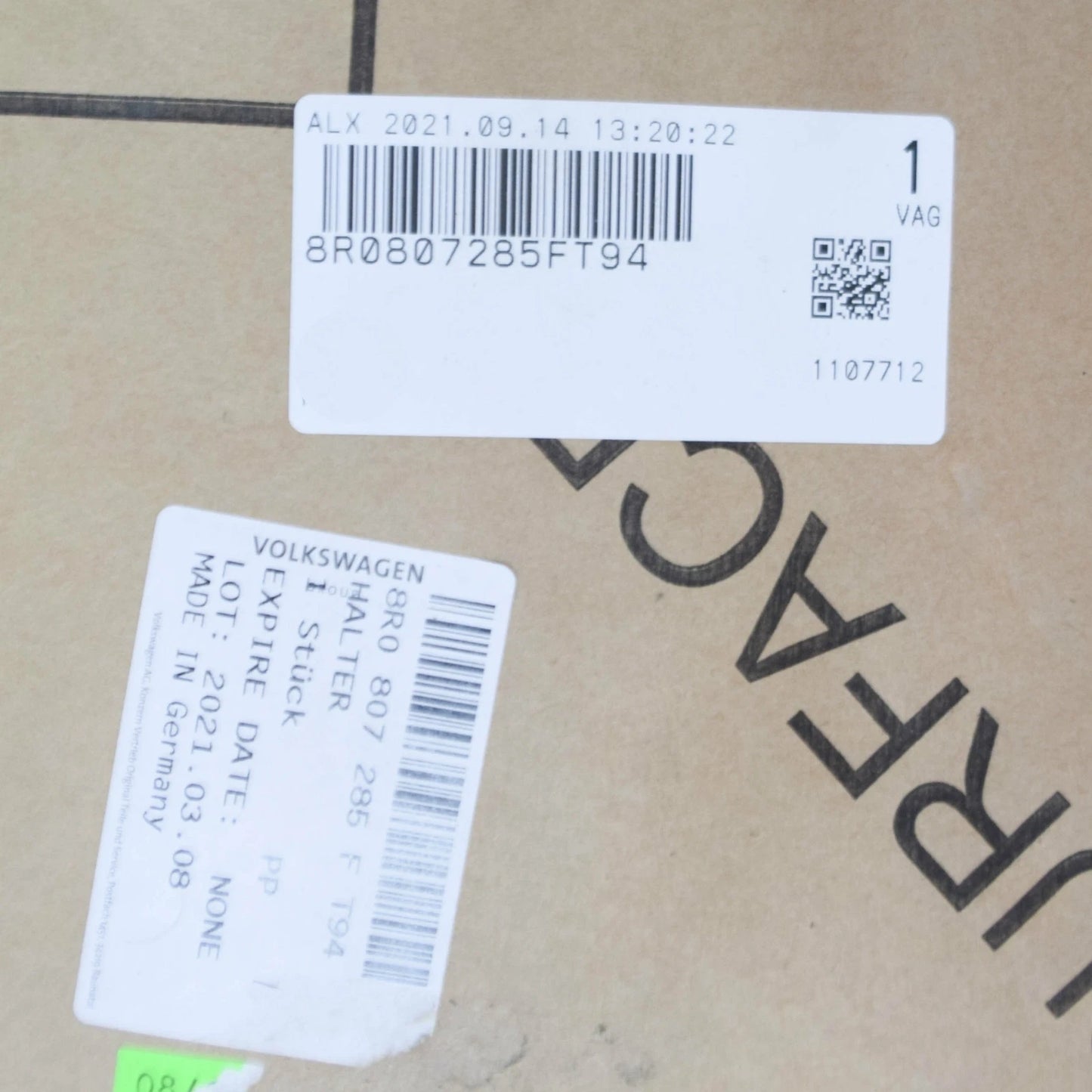 NEW AUDI Q5 8R GLOSSY BLACK LICENSE PLATE BRACKET 8R0807285FT94