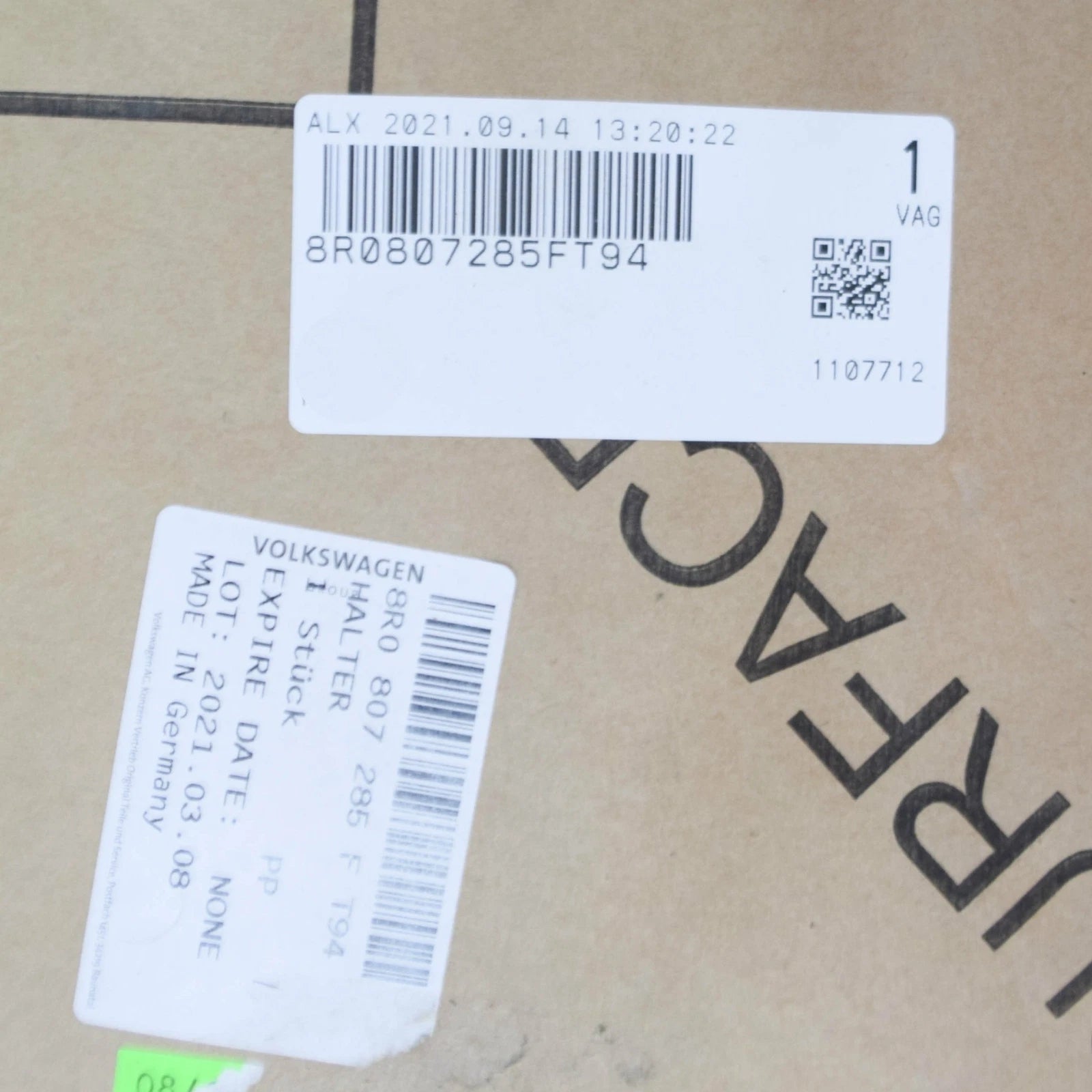 NEW AUDI Q5 8R GLOSSY BLACK LICENSE PLATE BRACKET 8R0807285FT94