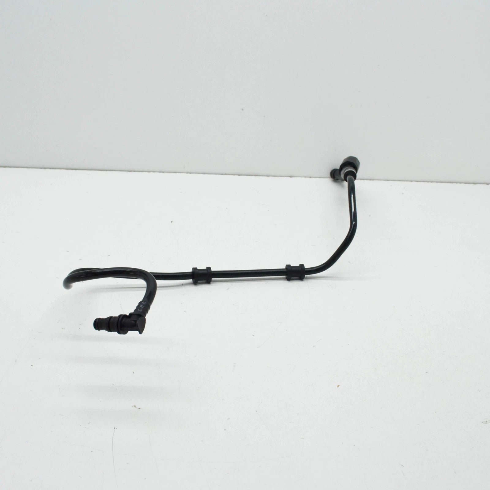 NEW MERCEDES-BENZ S W222 RETURN VENT BLEED LINE HOSE A2225014425 ORIGINAL