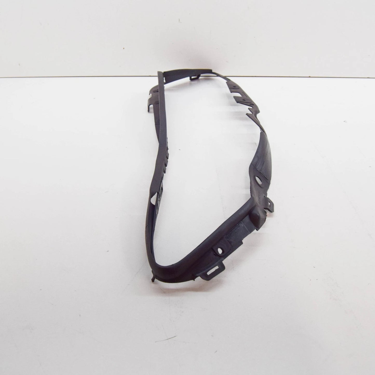 NEW MERCEDES-BENZ CLA C117 FRONT RIGHT LAMP SEALING FRAME A1178260258 ORIGINAL