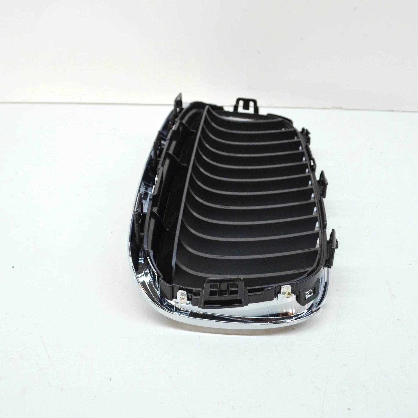 NEW BMW 2 F45 FRONT RADIATOR RIGHT GRILLE 51137300544 7300544 2015 ORIGINAL