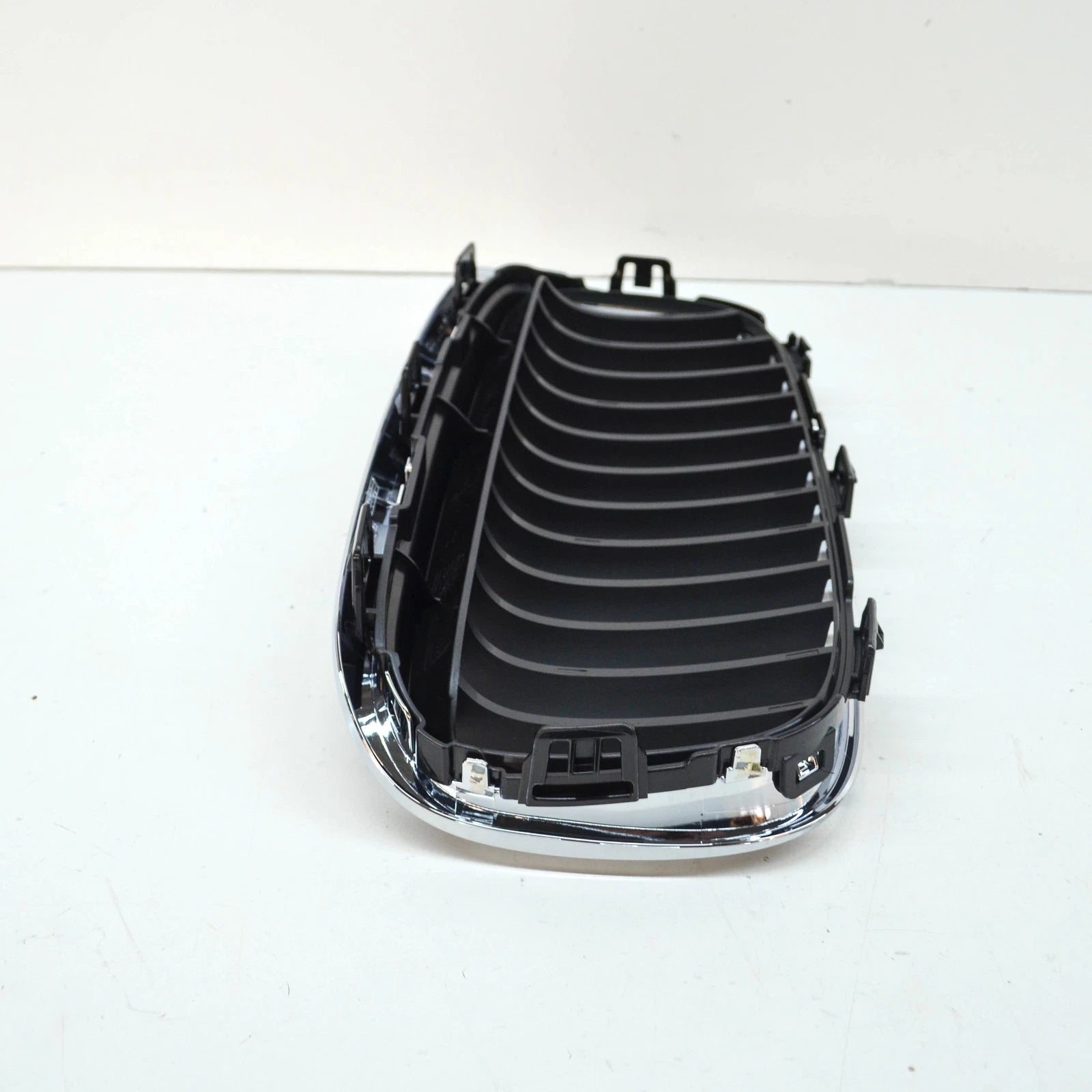 NEW BMW 2 F45 FRONT RADIATOR RIGHT GRILLE 51137300544 7300544 2015 ORIGINAL