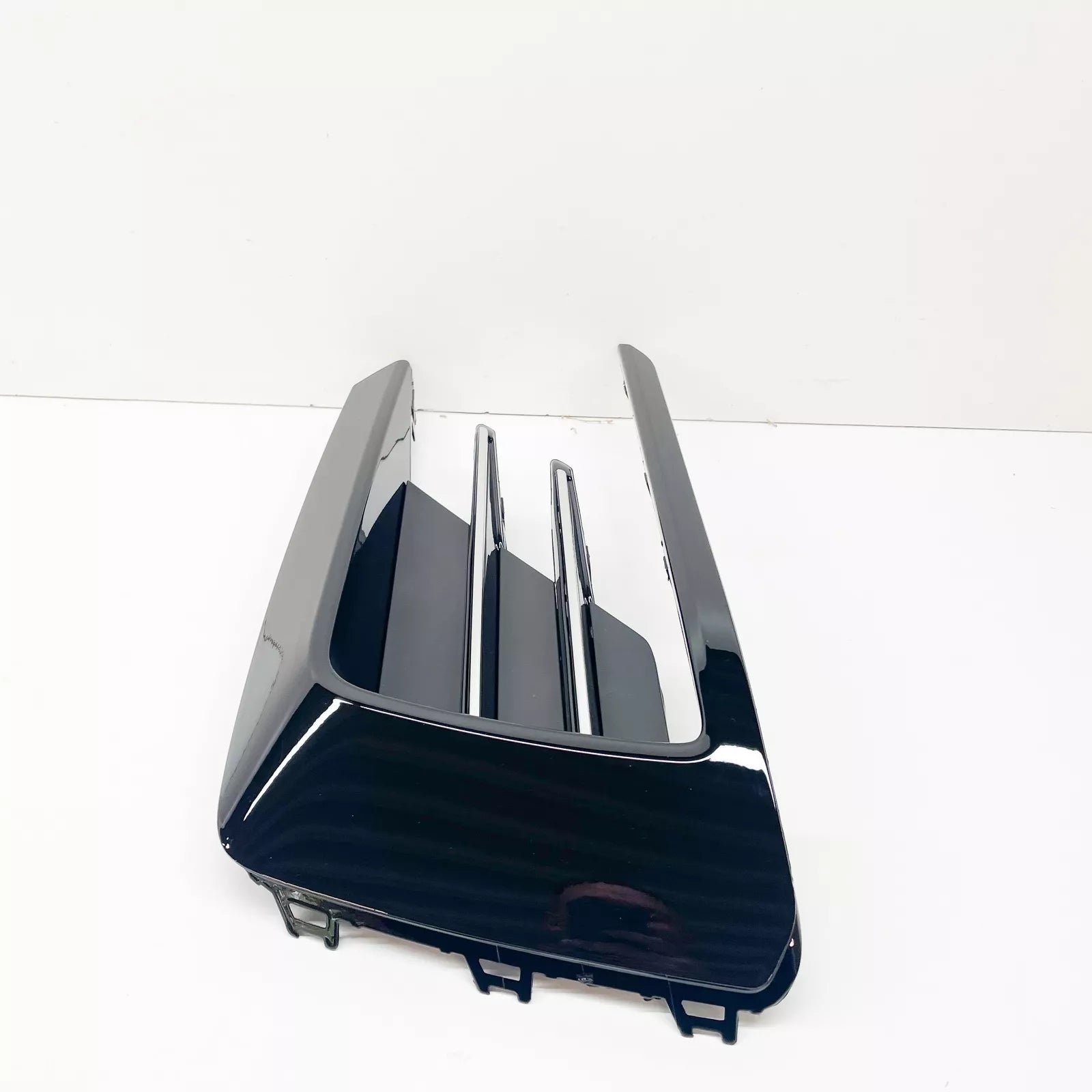 NEW VOLKSWAGEN PASSAT B8 FRONT BUMPER RIGHT OUTER GRILLE 561854662JFOD