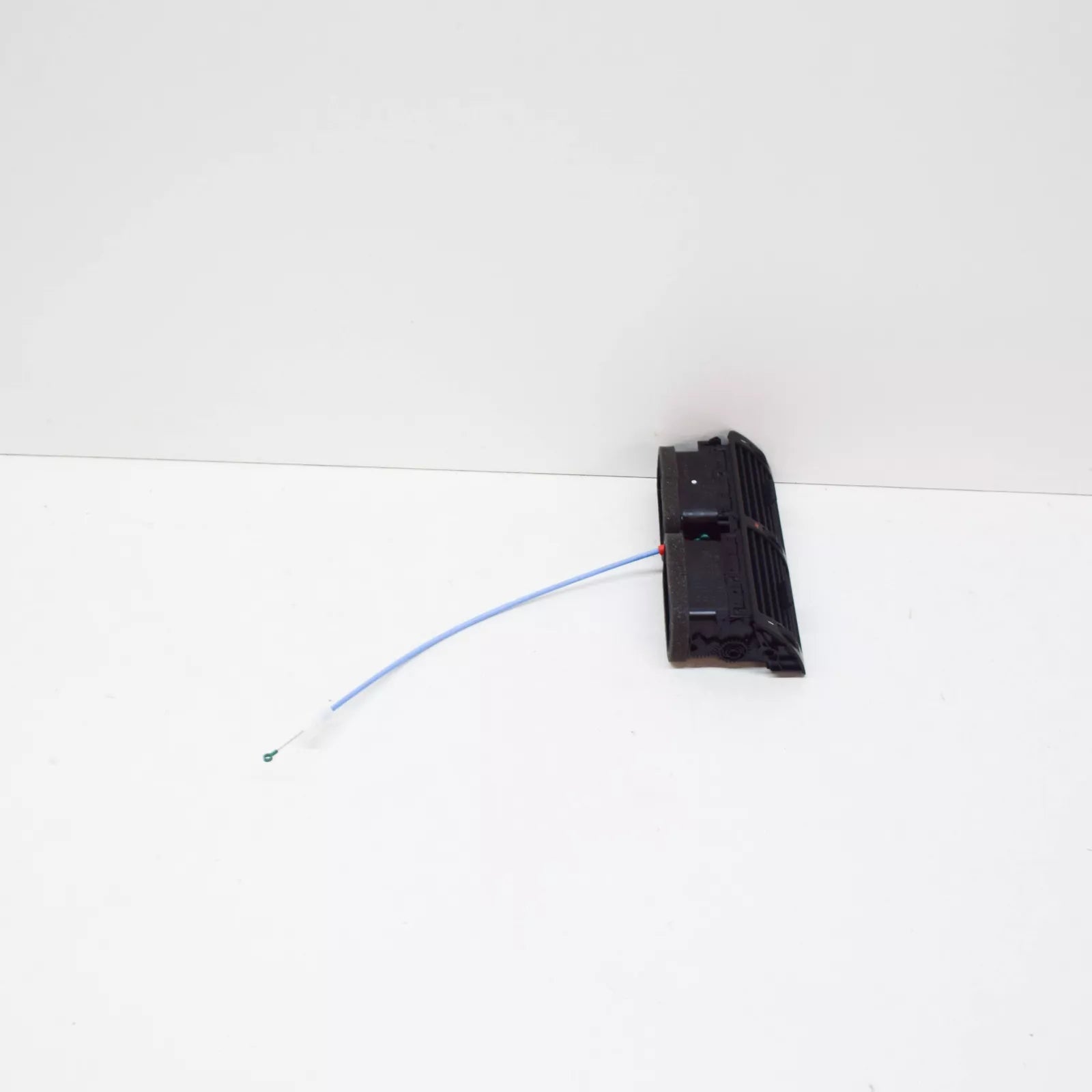 NEW BMW 5 E39 CENTER BLACK DASHBOARD AIR VENT 64228364021 ORIGINAL