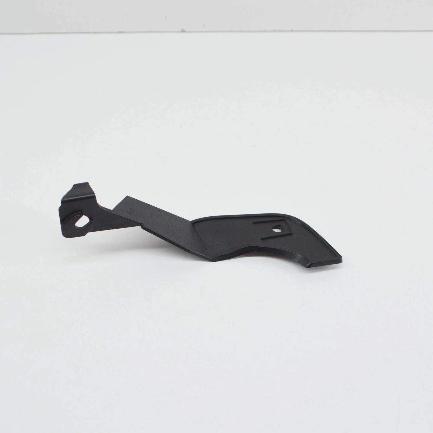 NEW VOLKSWAGEN GOLF MK6 REAR BUMPER LEFT ADAPTER 5K6802397 ORIGINAL